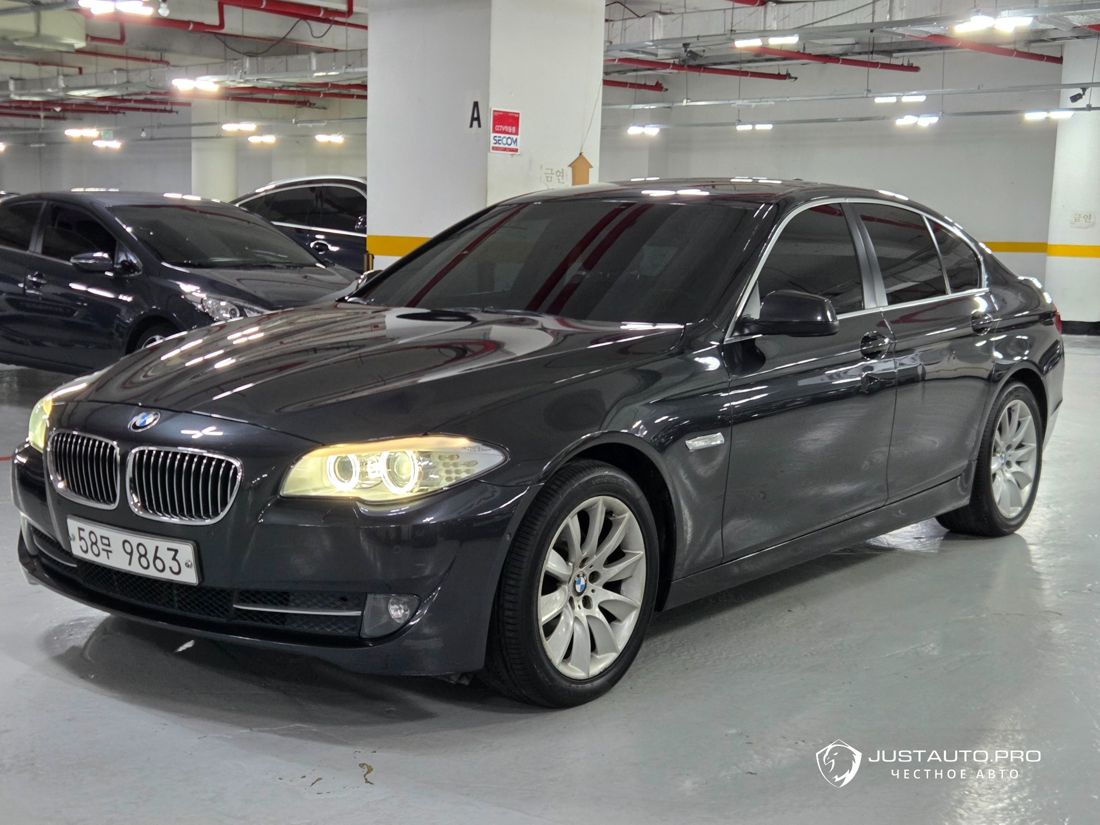 Автомобиль BMW 5-Series