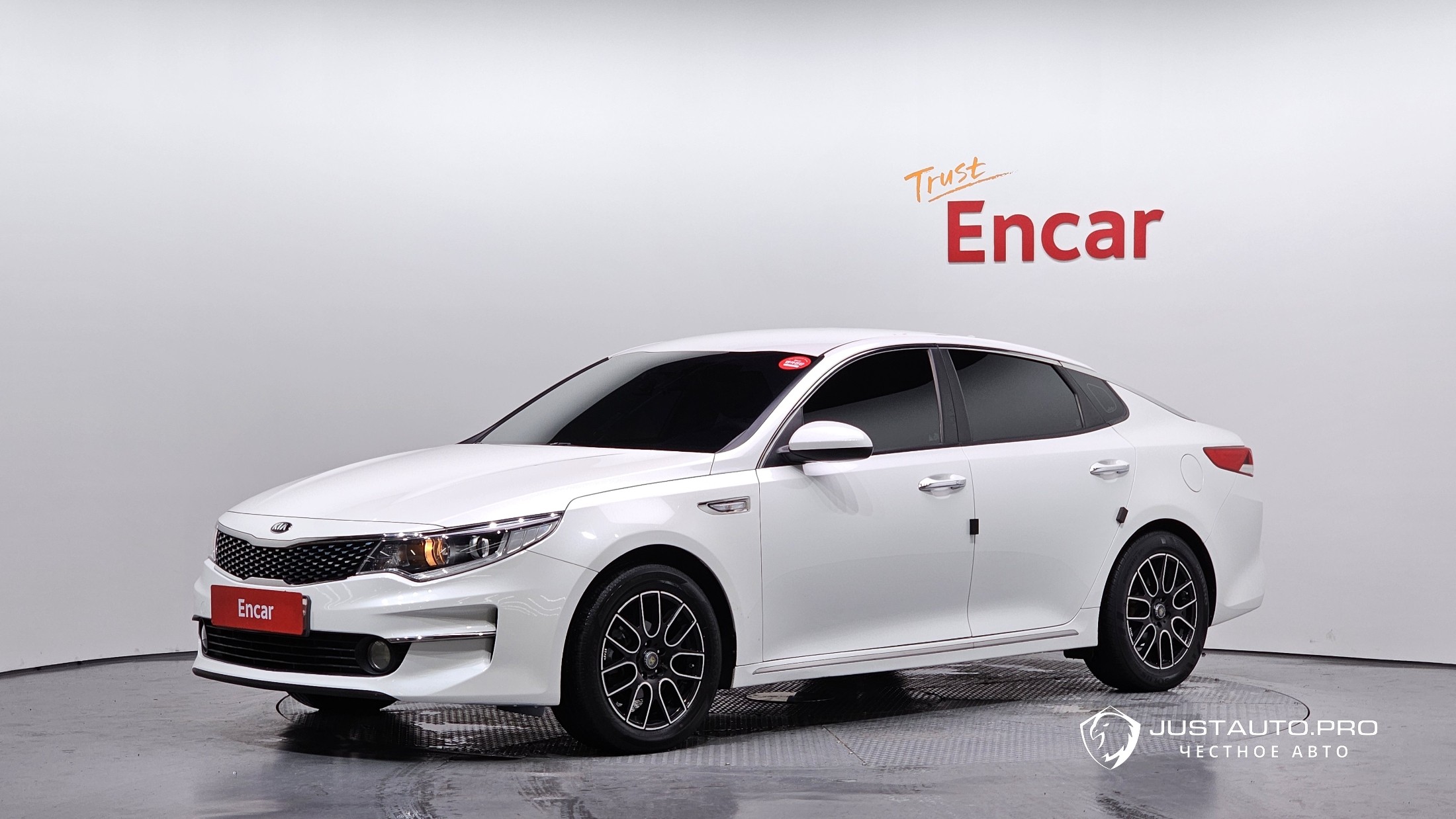 Автомобиль Kia K5