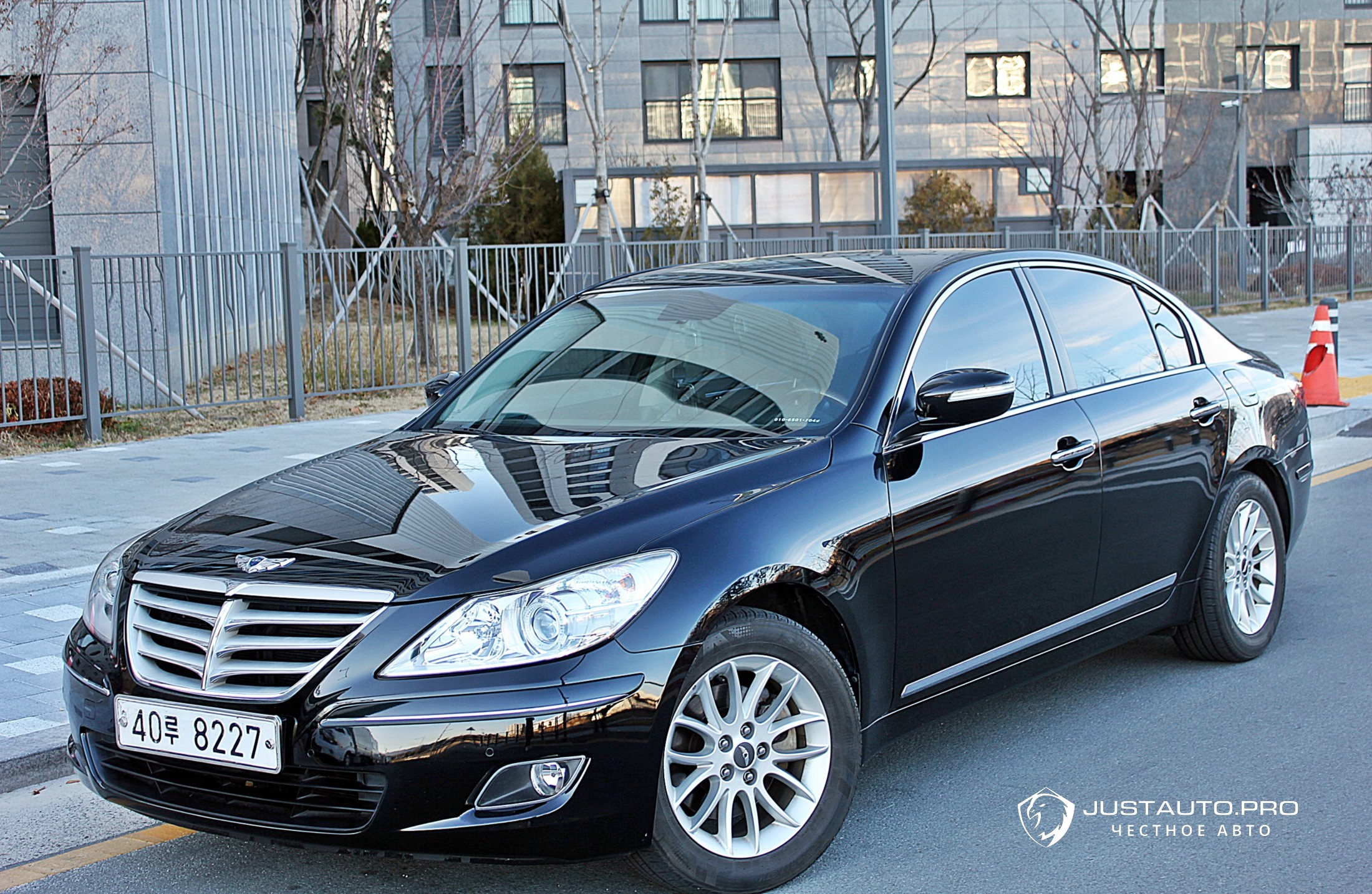 Автомобиль Hyundai Genesis