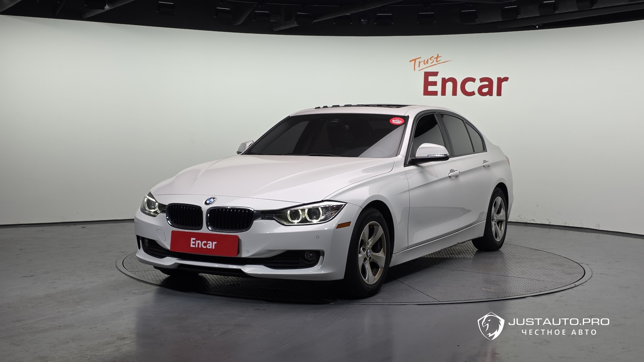 Автомобиль BMW 3-Series