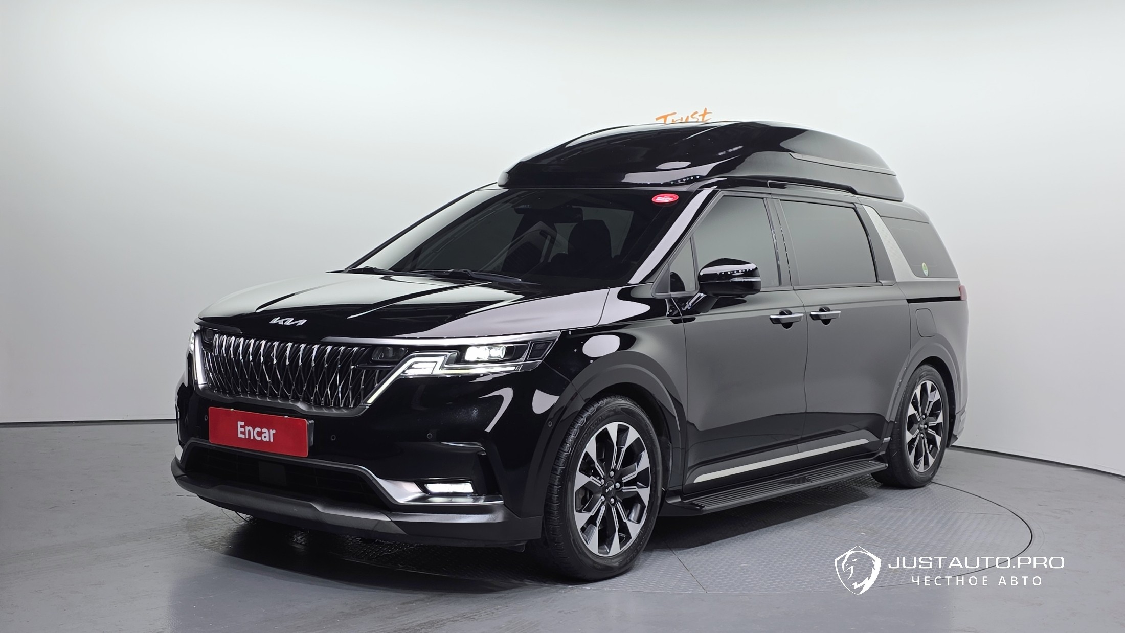 Автомобиль Kia Canival