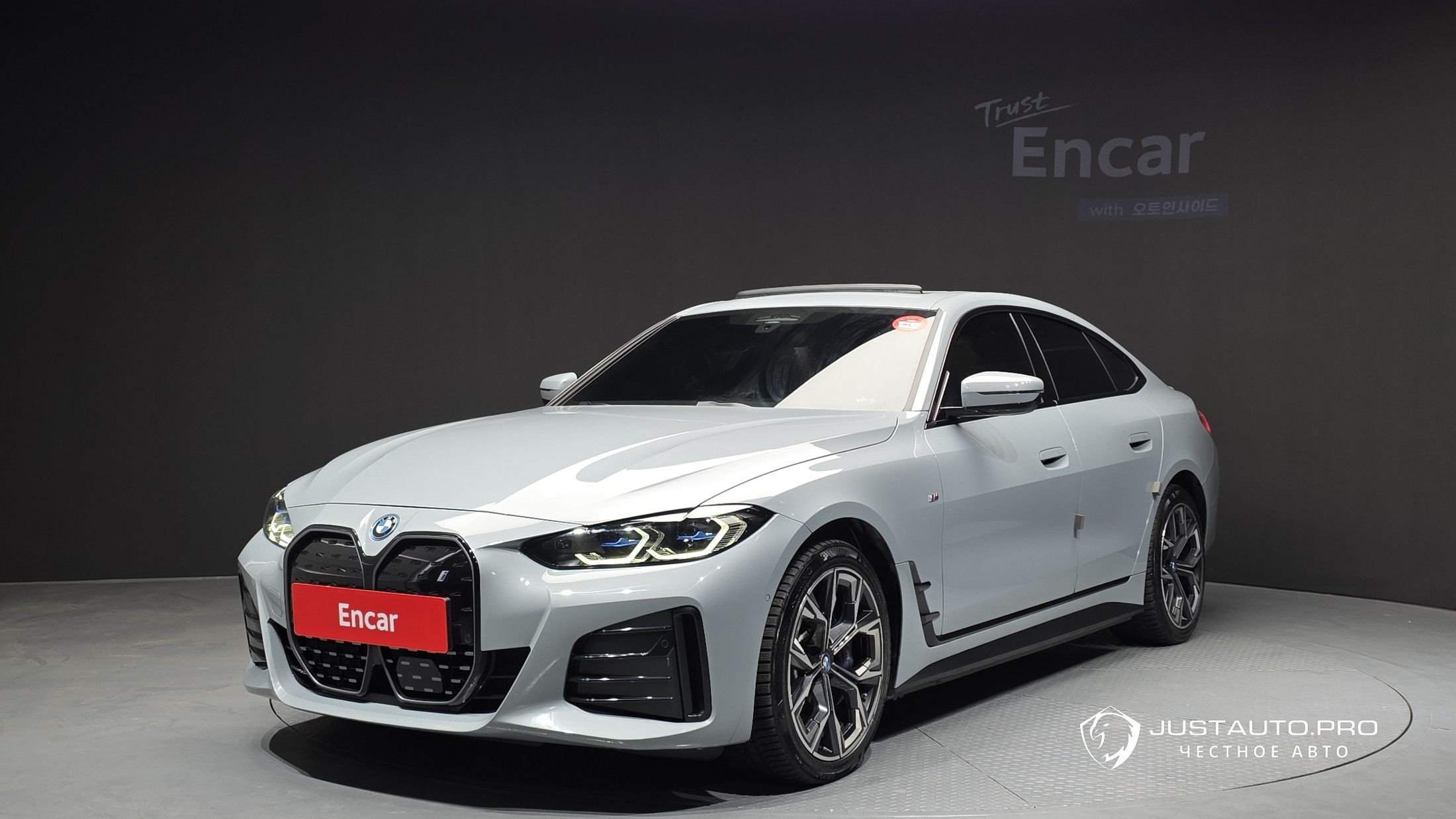 Автомобиль BMW i4