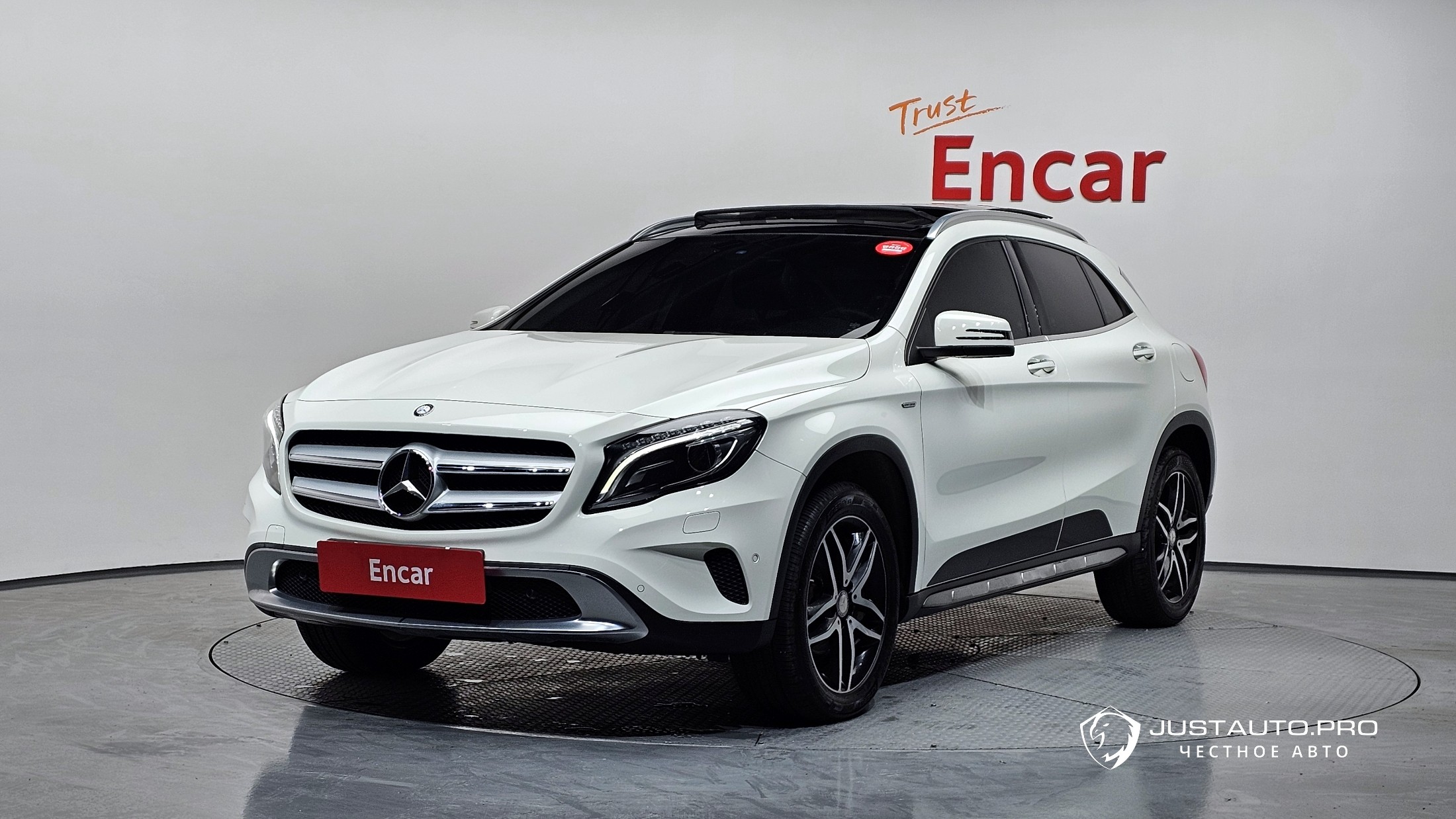 Автомобиль Mercedes-Benz GLA-Class