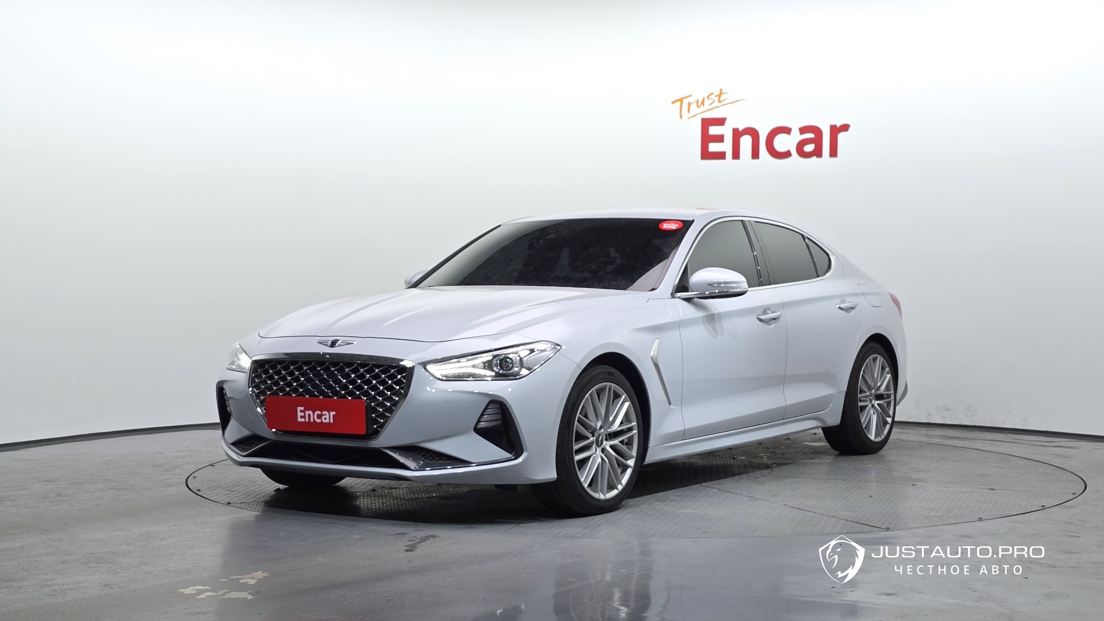 Автомобиль Genesis G70