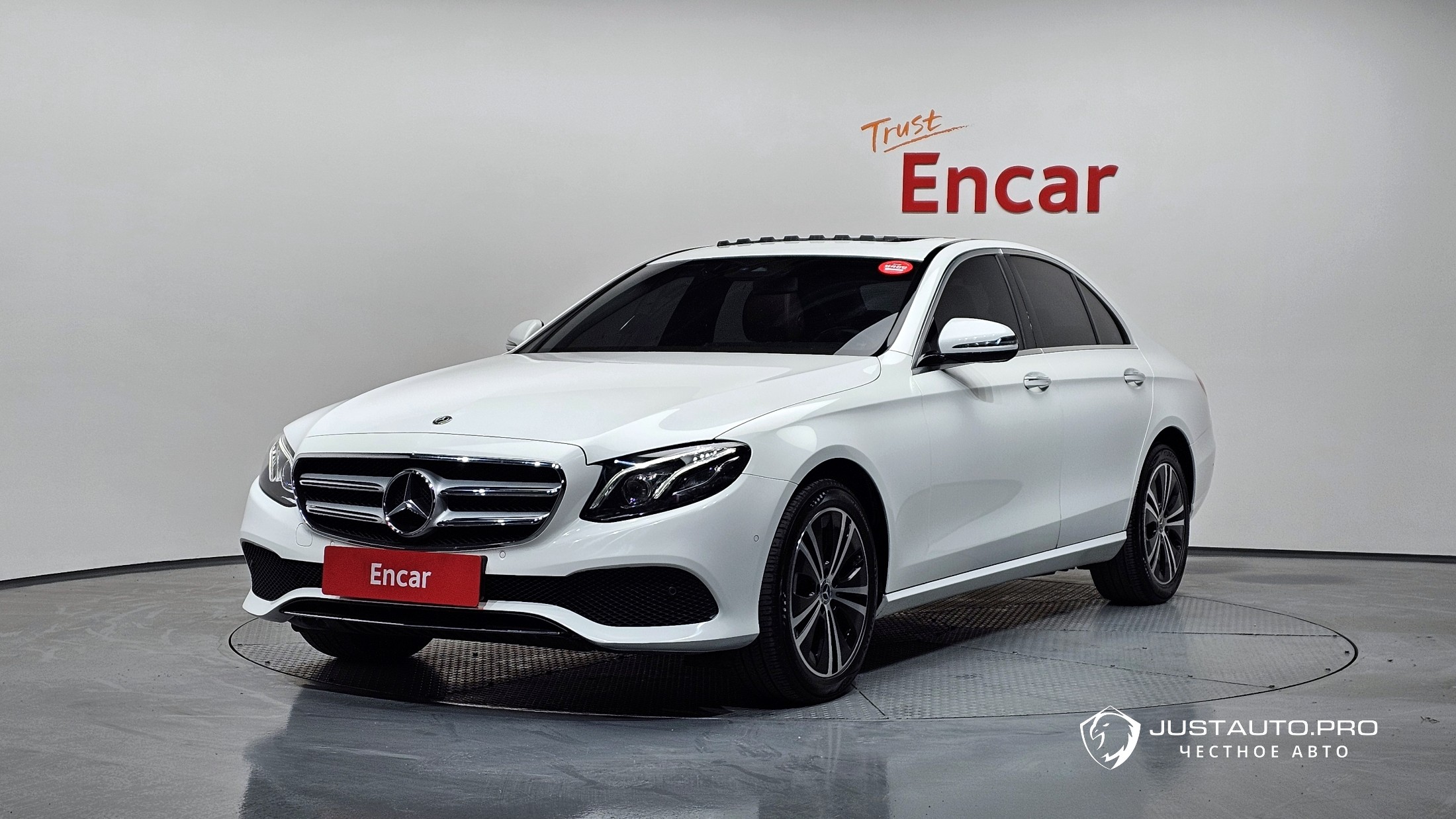 Автомобиль Mercedes-Benz E-Class