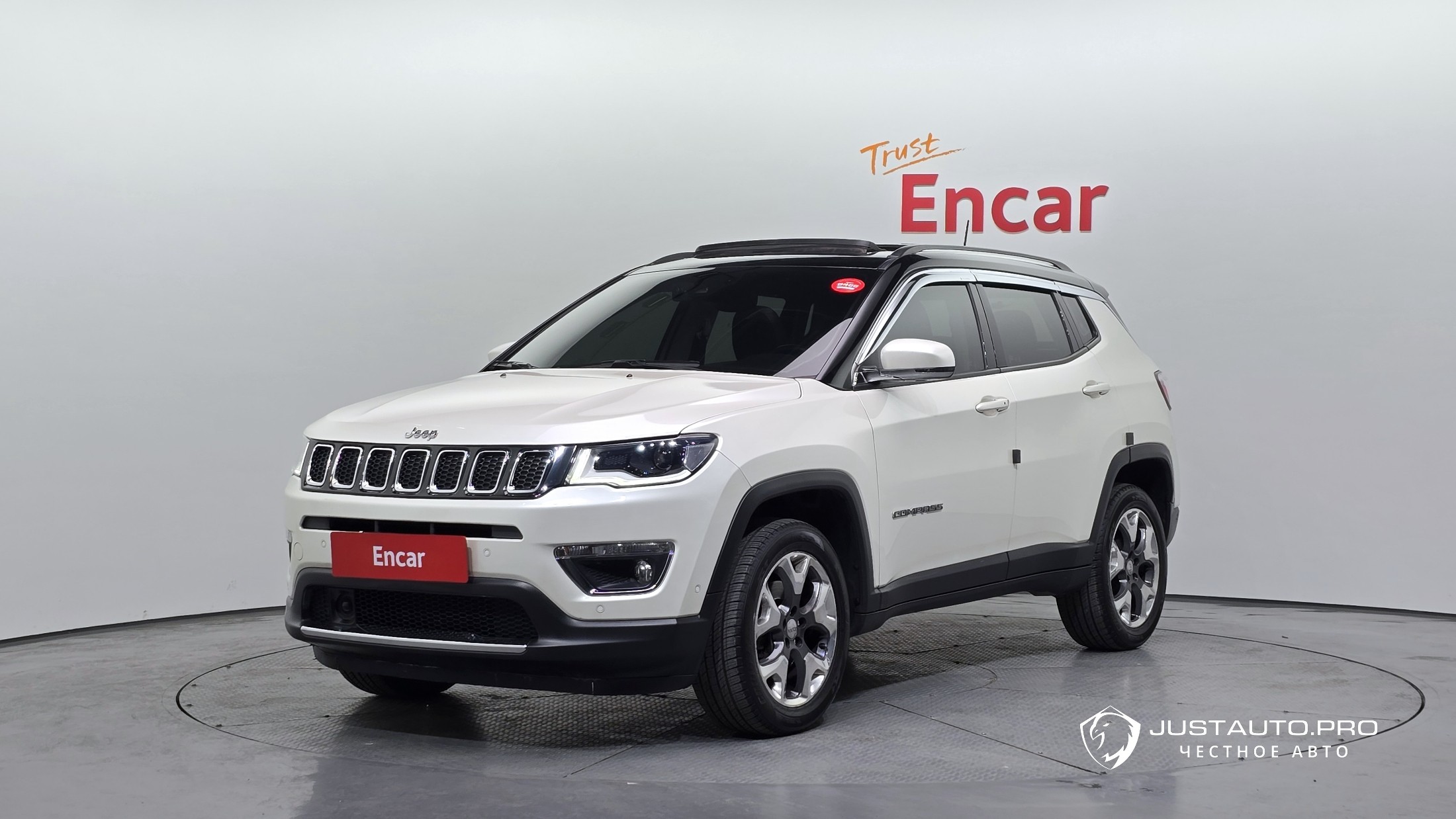 Автомобиль Jeep Compass