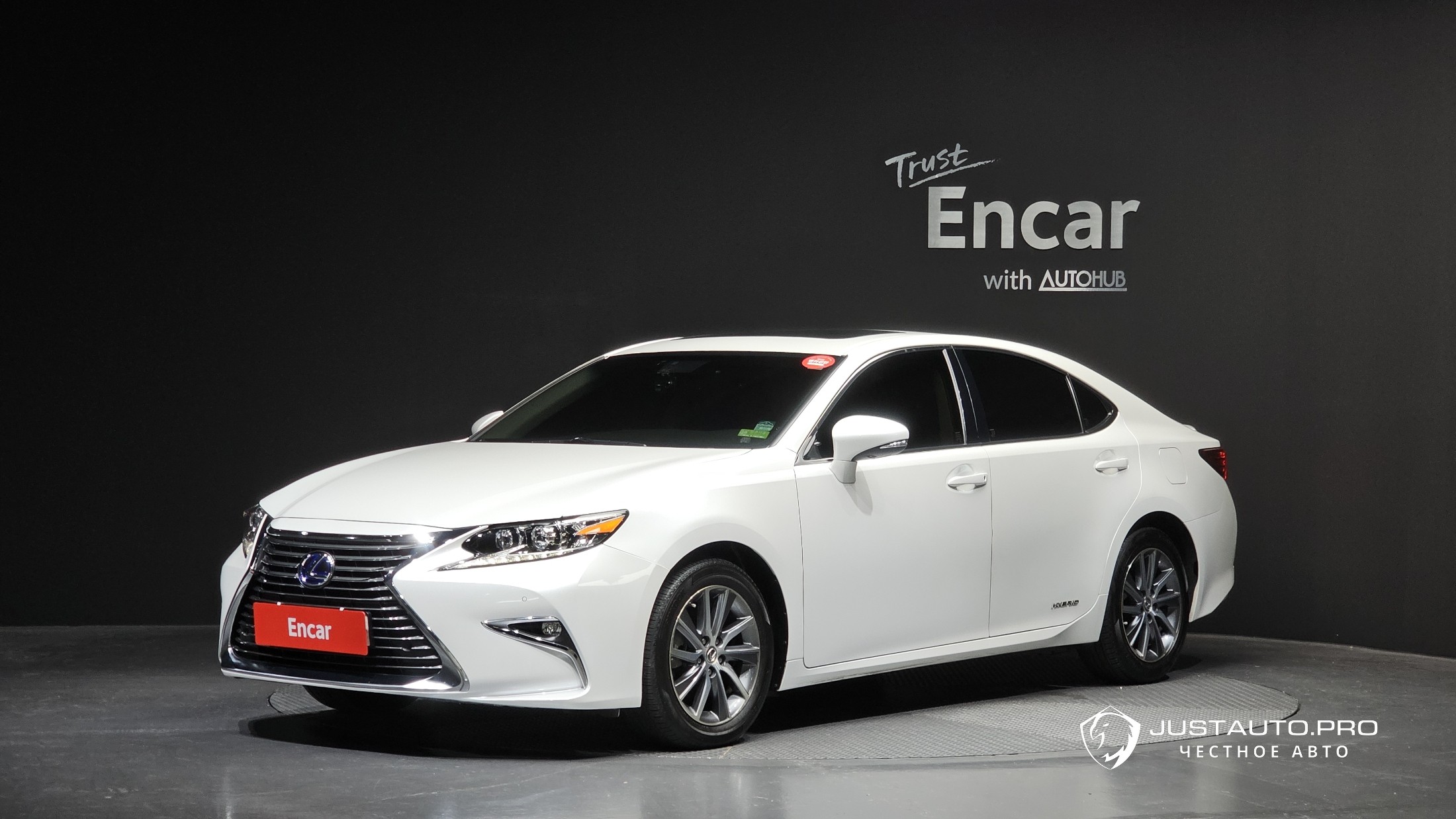 Автомобиль Lexus ES