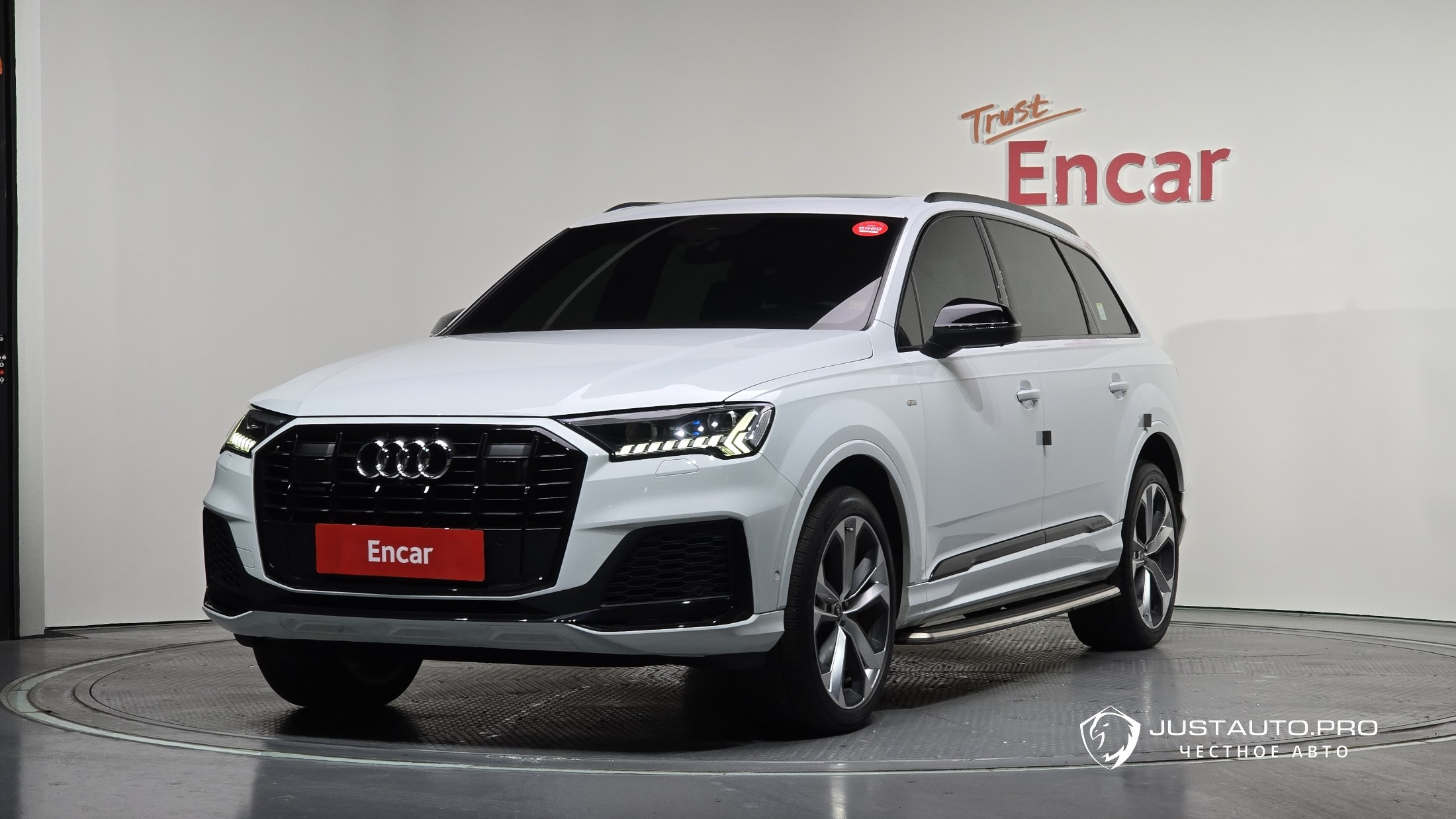 Автомобиль Audi Q7