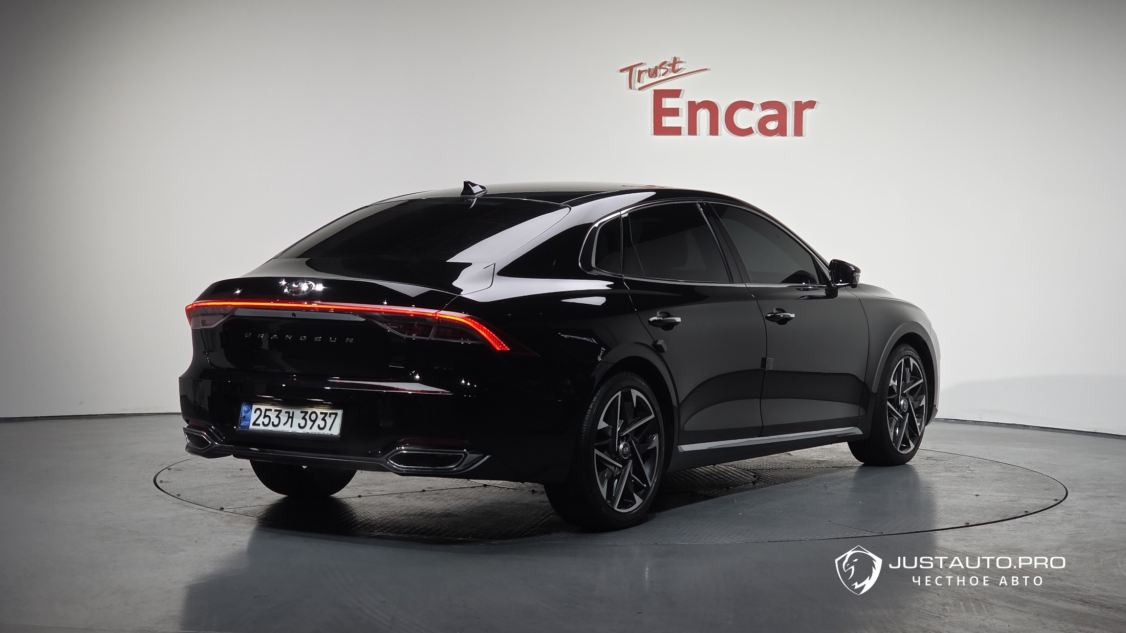 Автомобиль Hyundai Grandeur