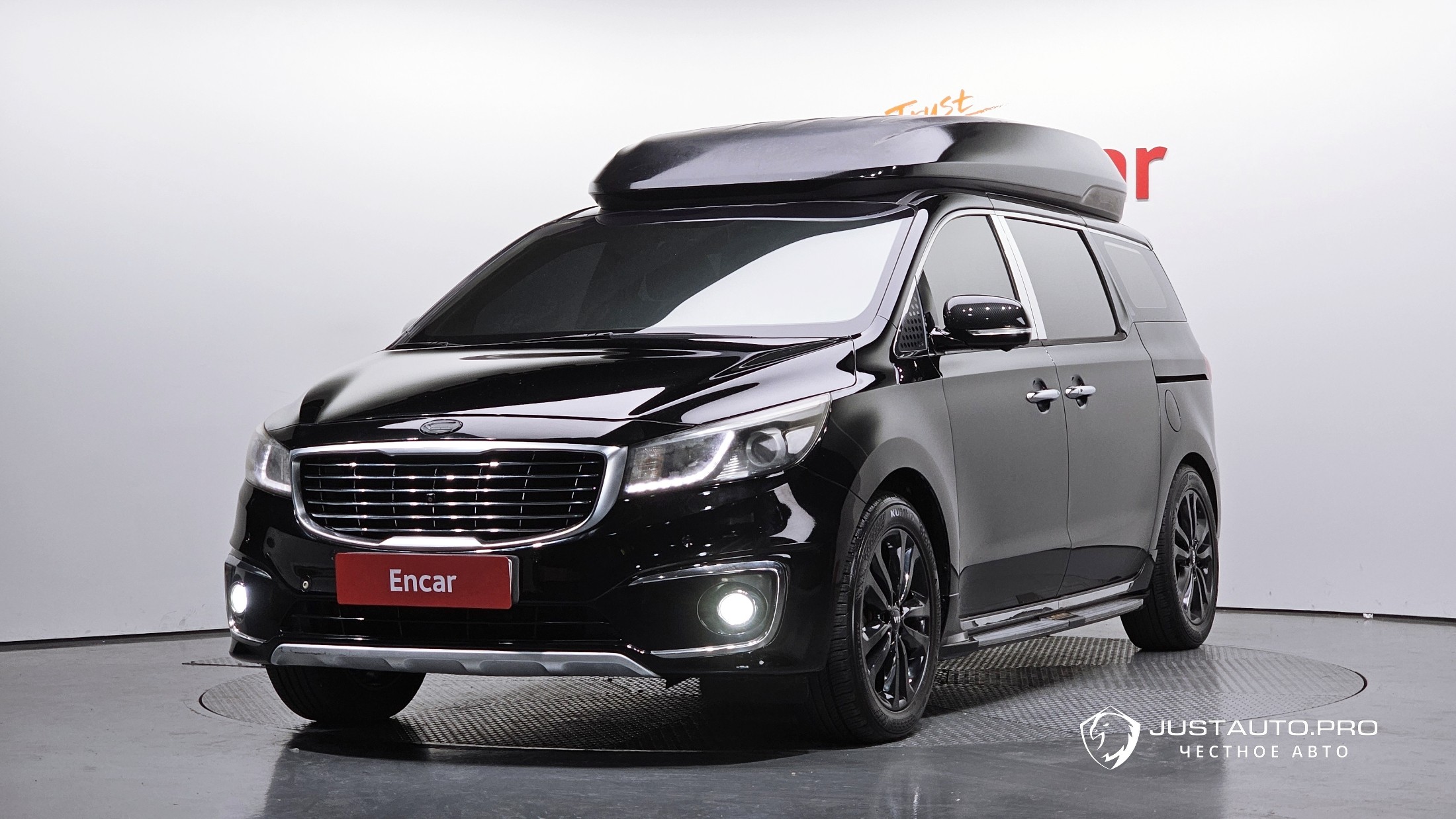 Автомобиль Kia Canival