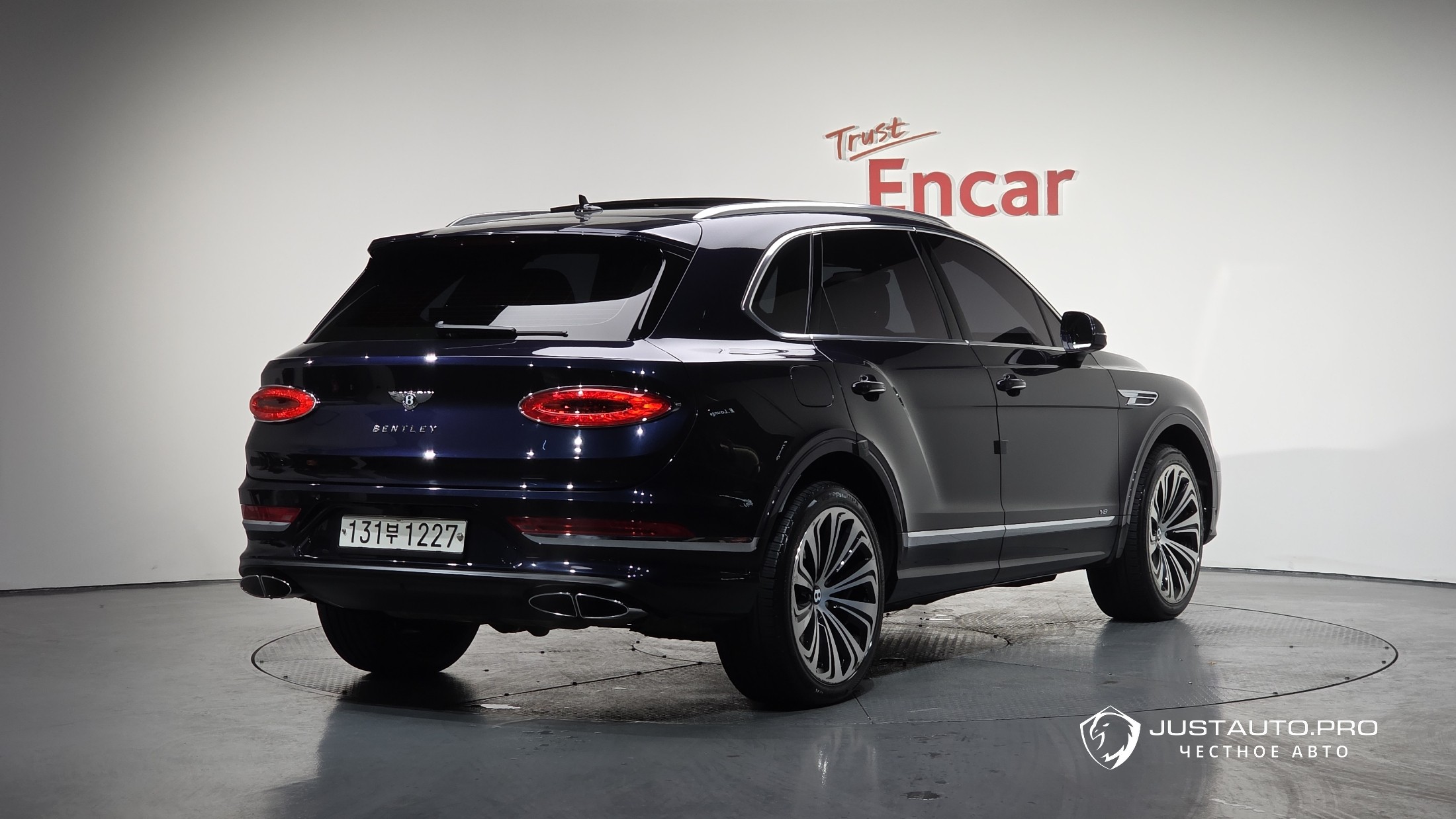 Автомобиль Bentley Bentayga