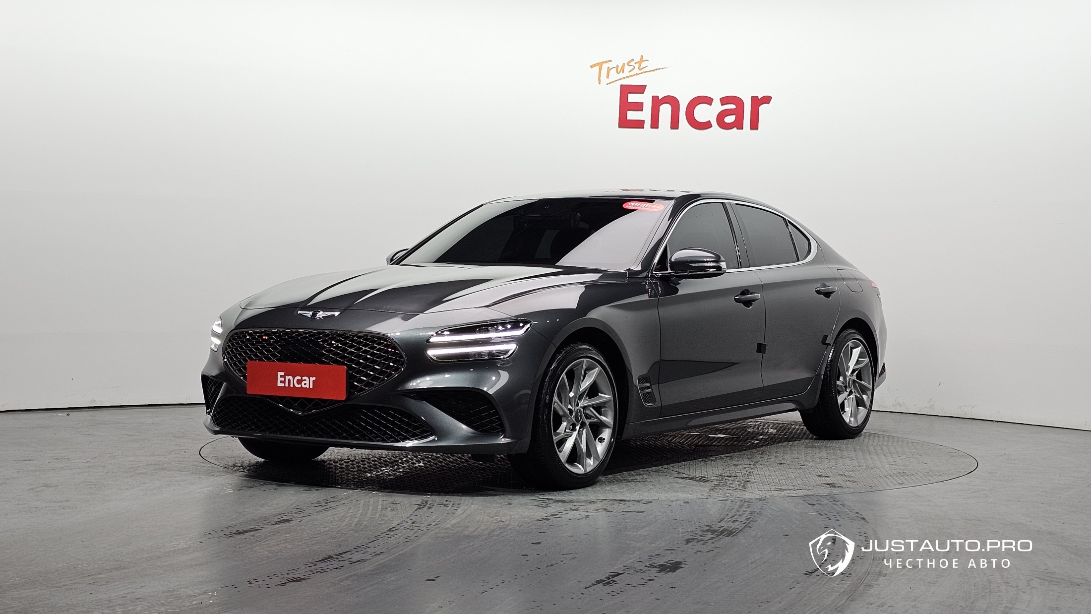 Автомобиль Genesis G70