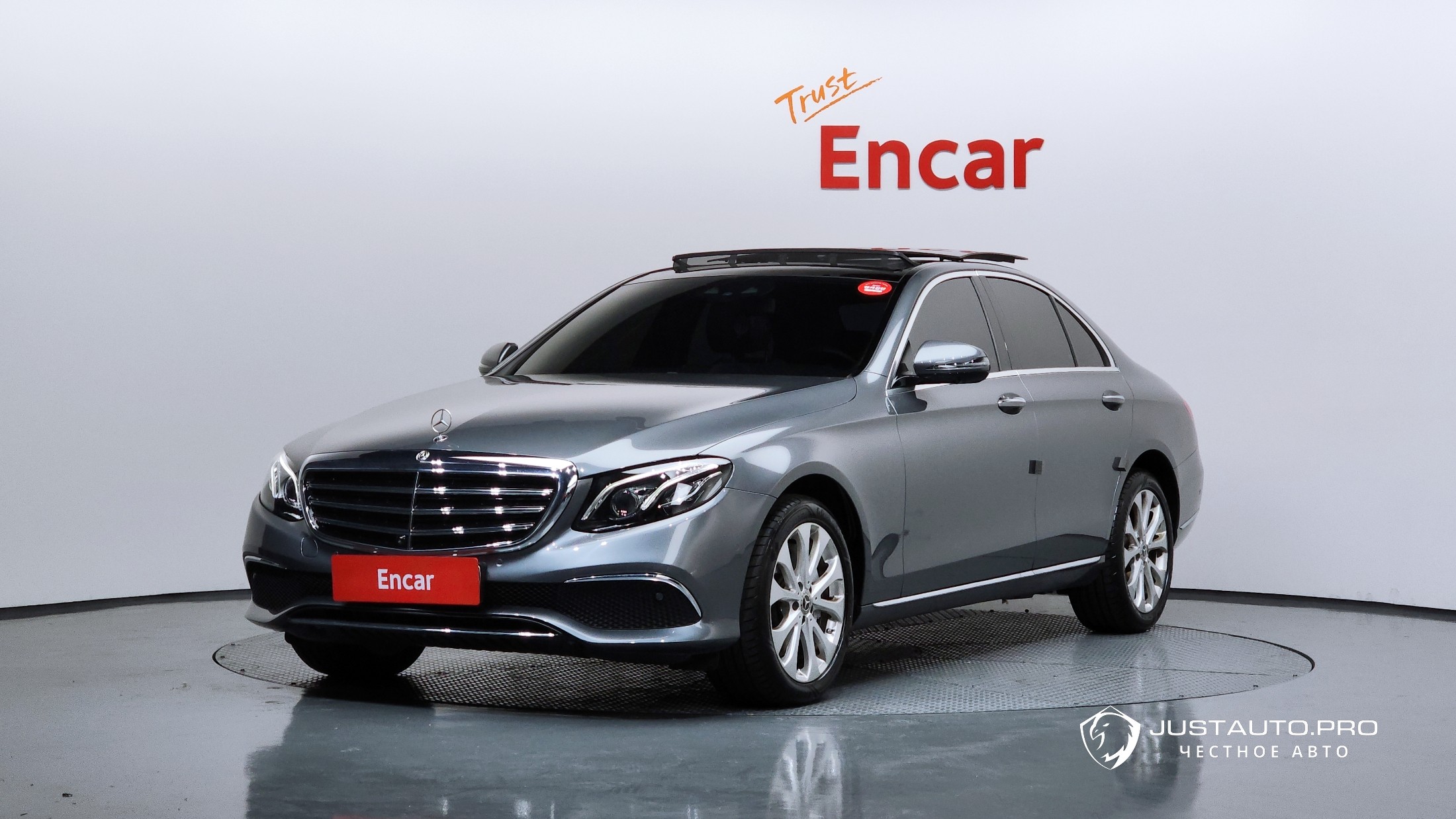 Автомобиль Mercedes-Benz E-Class