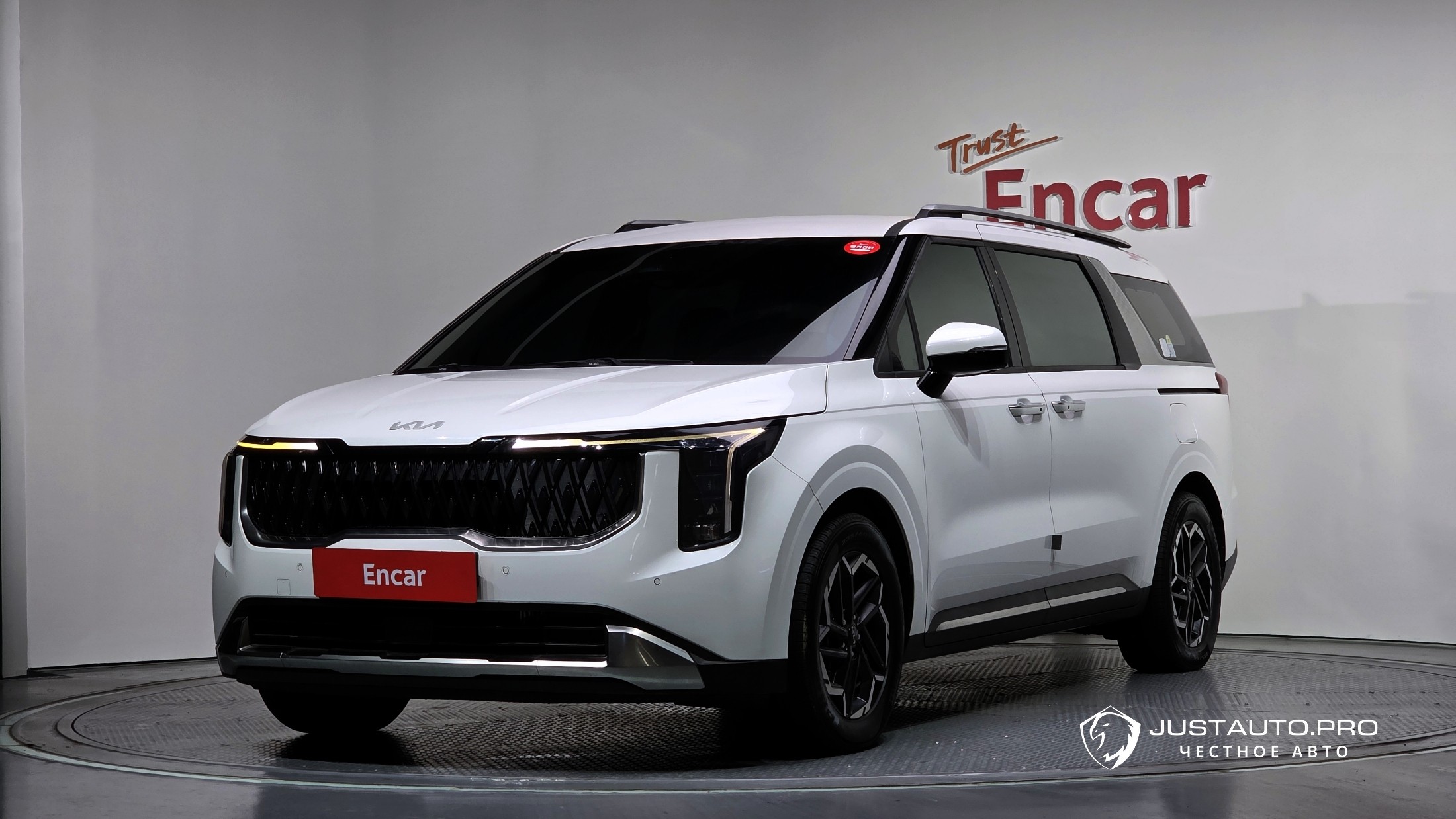 Автомобиль Kia Canival