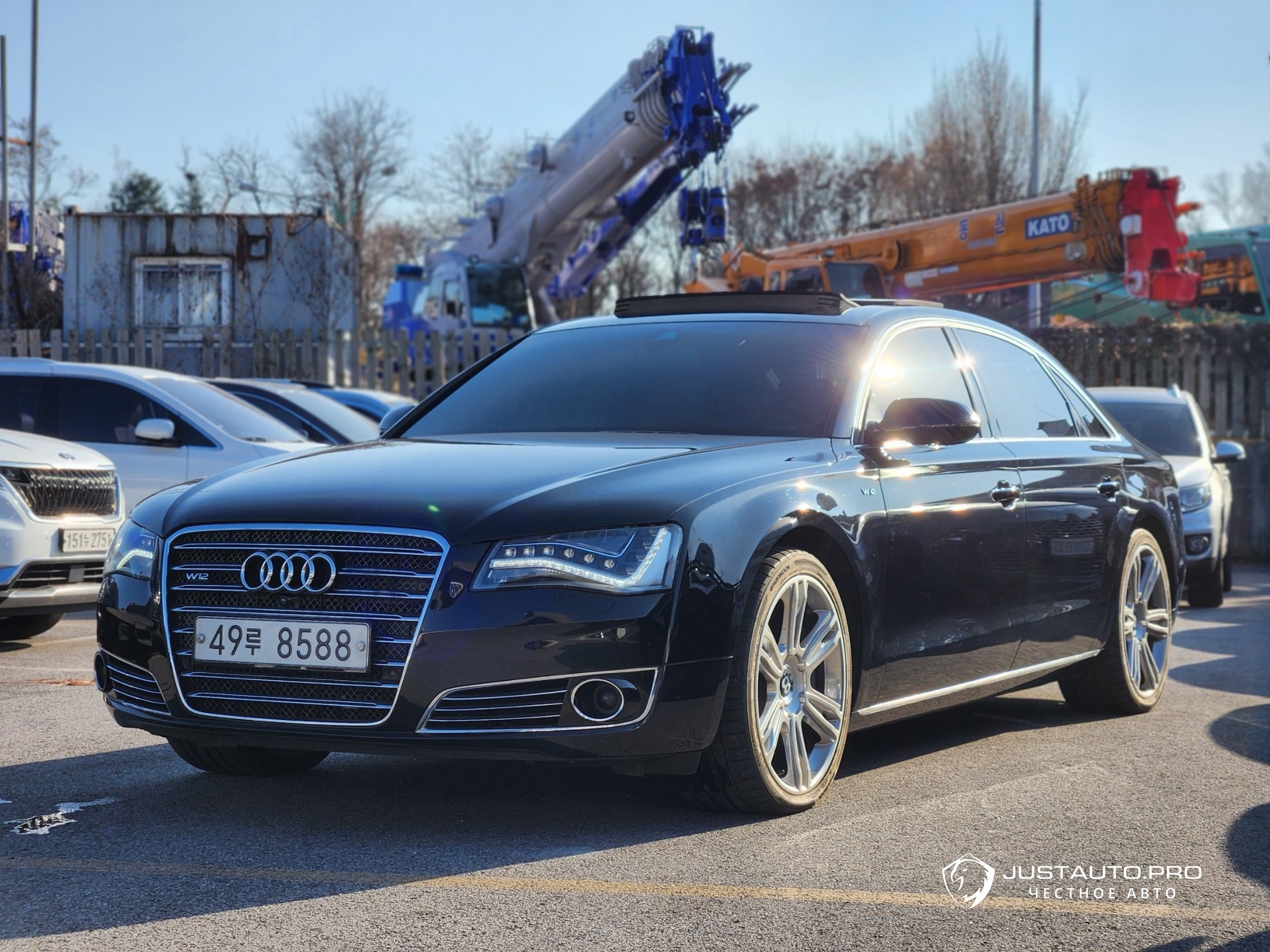 Автомобиль Audi A8