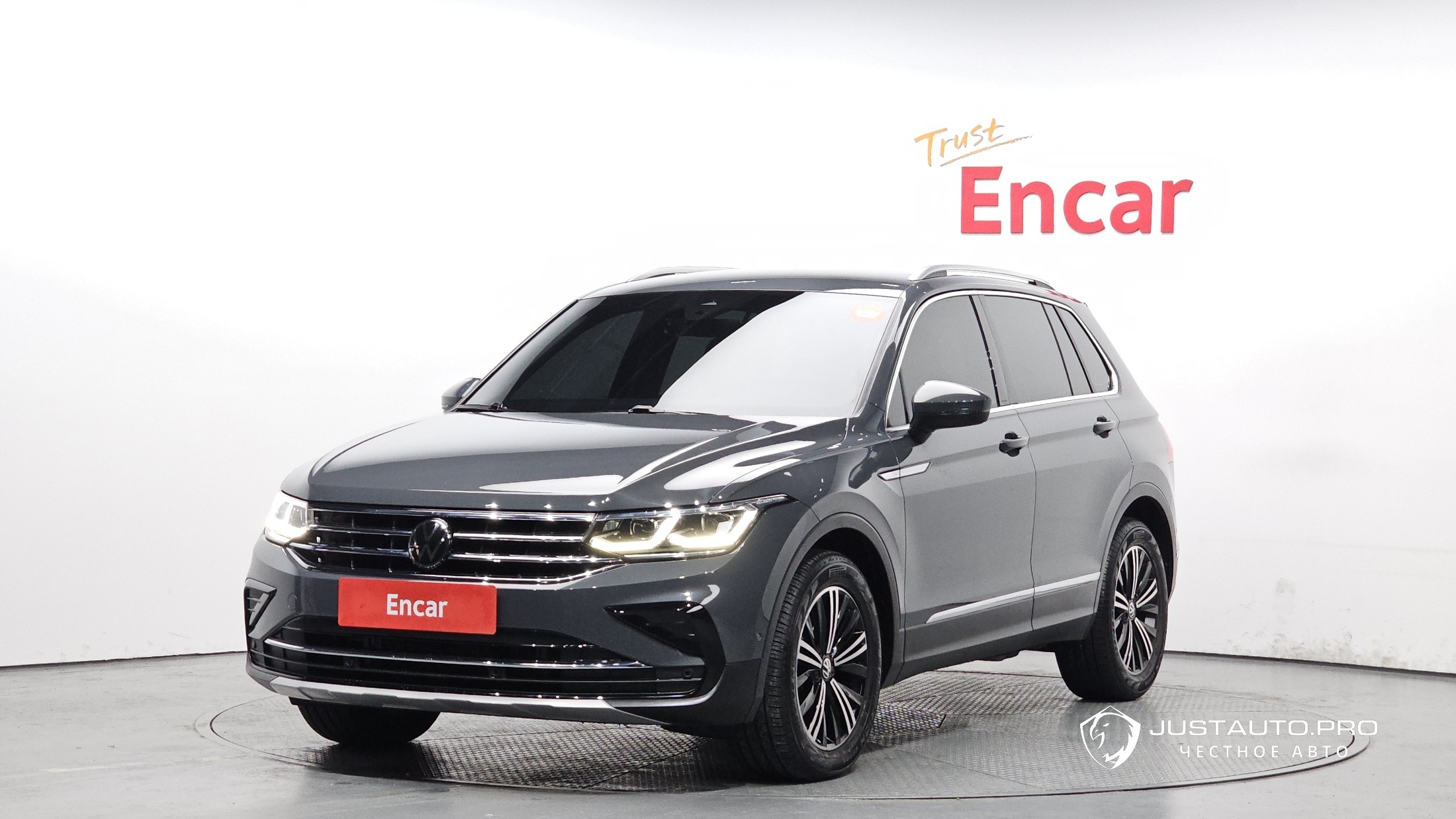 Автомобиль Volkswagen Tiguan