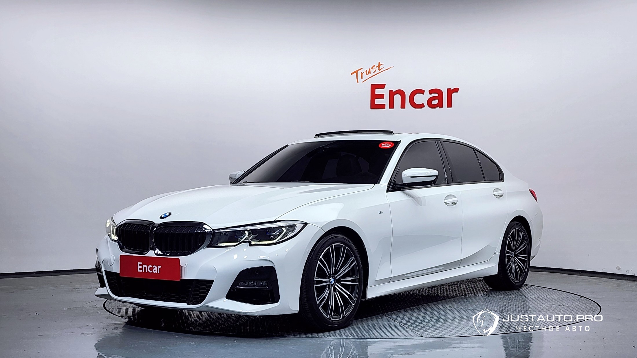 Автомобиль BMW 3-Series