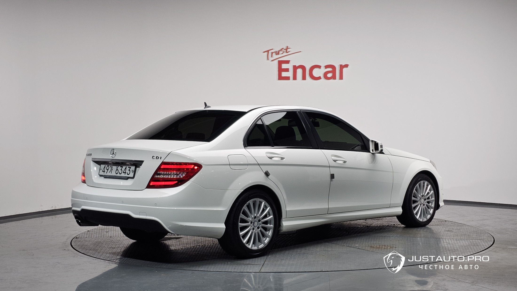 Автомобиль Mercedes-Benz C-Class