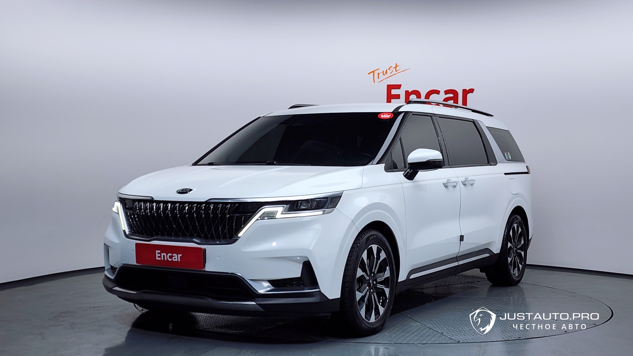 Автомобиль Kia Canival