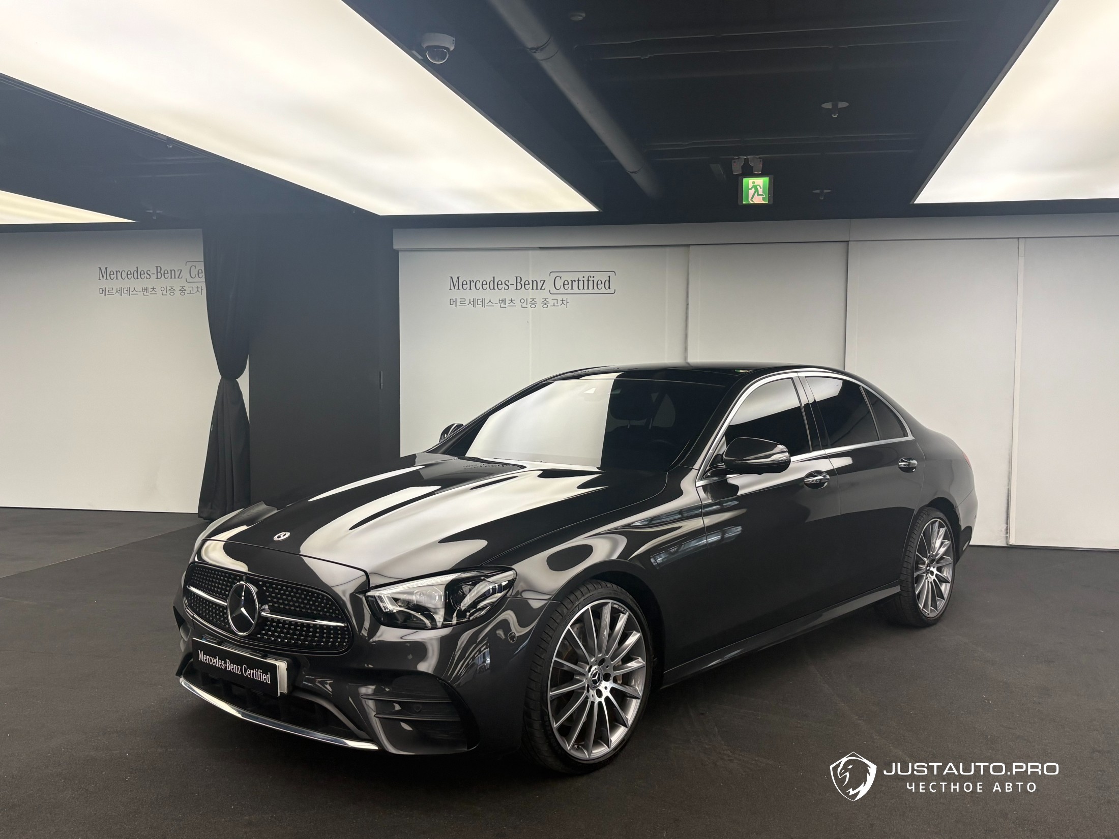 Автомобиль Mercedes-Benz E-Class