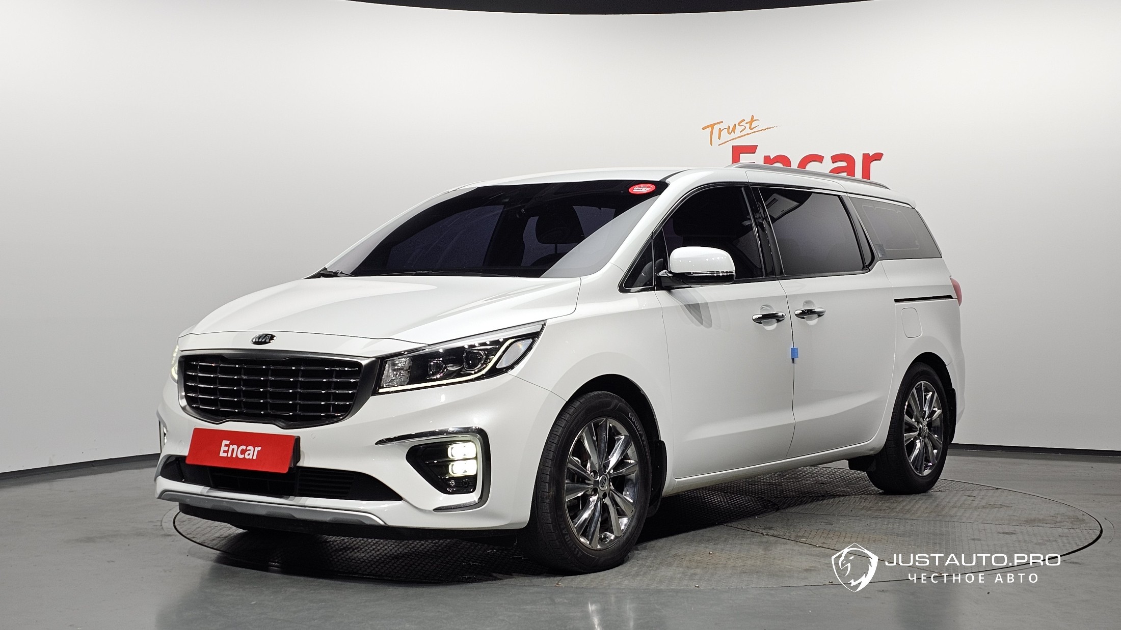Автомобиль Kia Canival