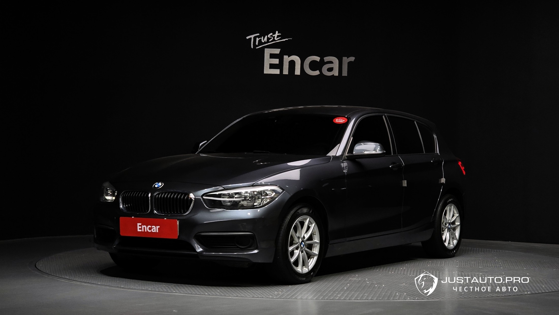 Автомобиль BMW 1-Series