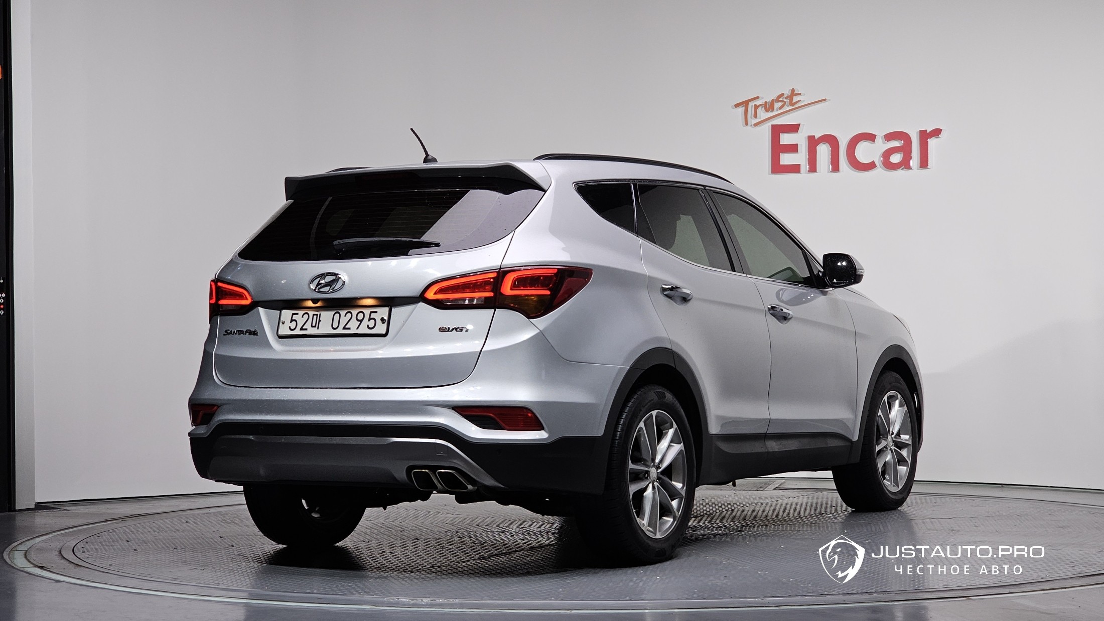 Автомобиль Hyundai Santafe