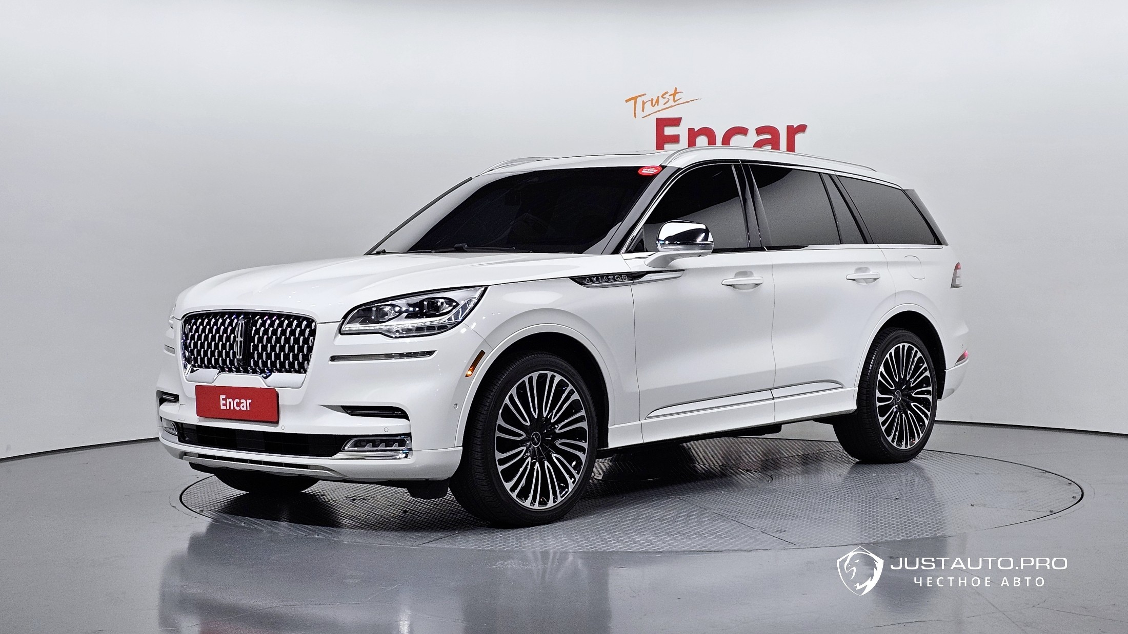Автомобиль Lincoln Aviator