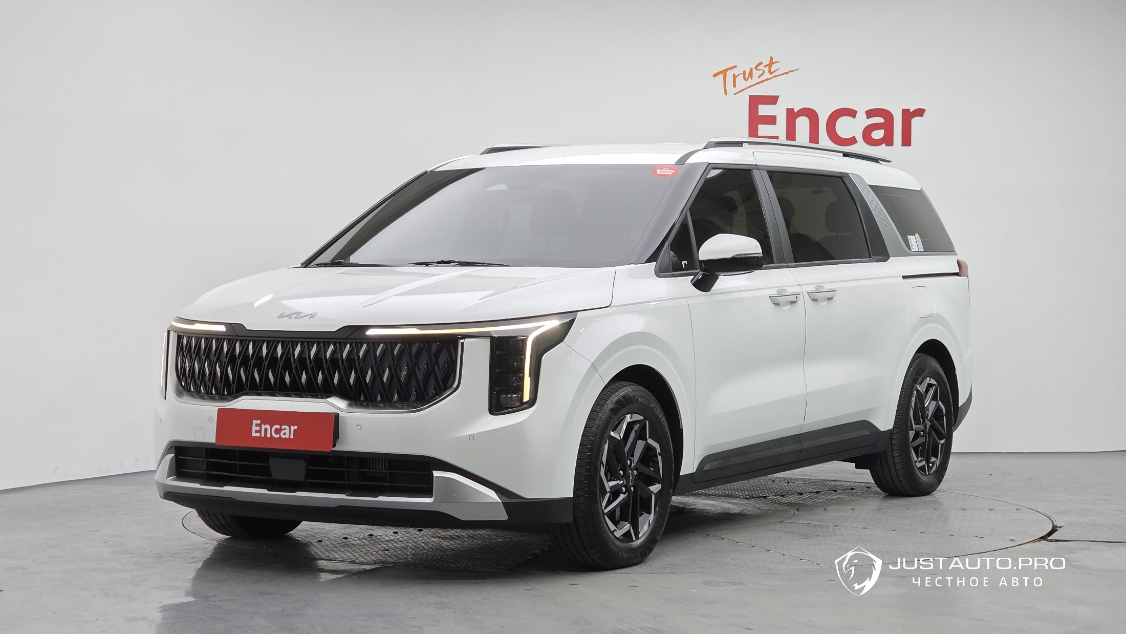 Автомобиль Kia Canival