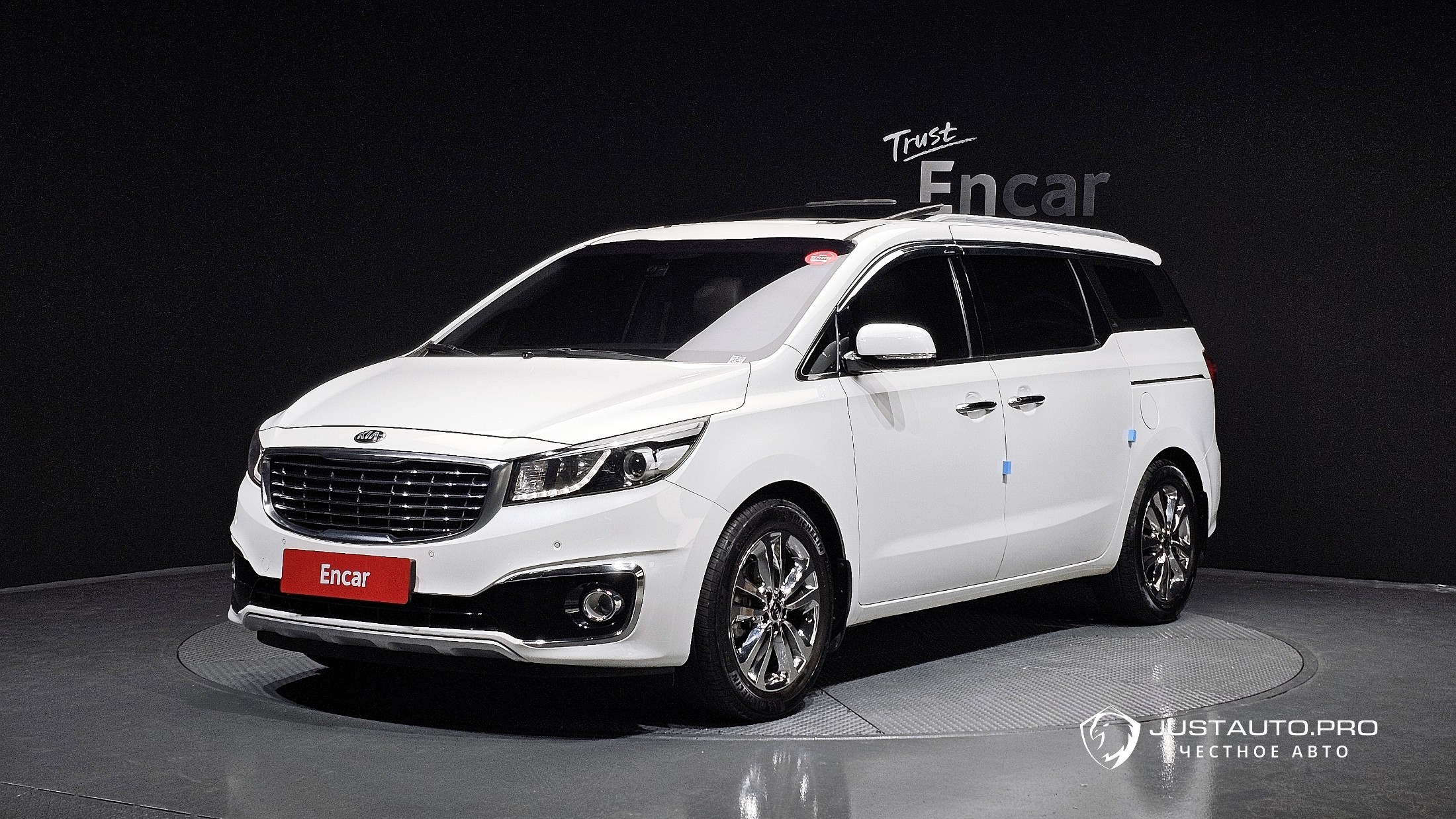 Автомобиль Kia Canival