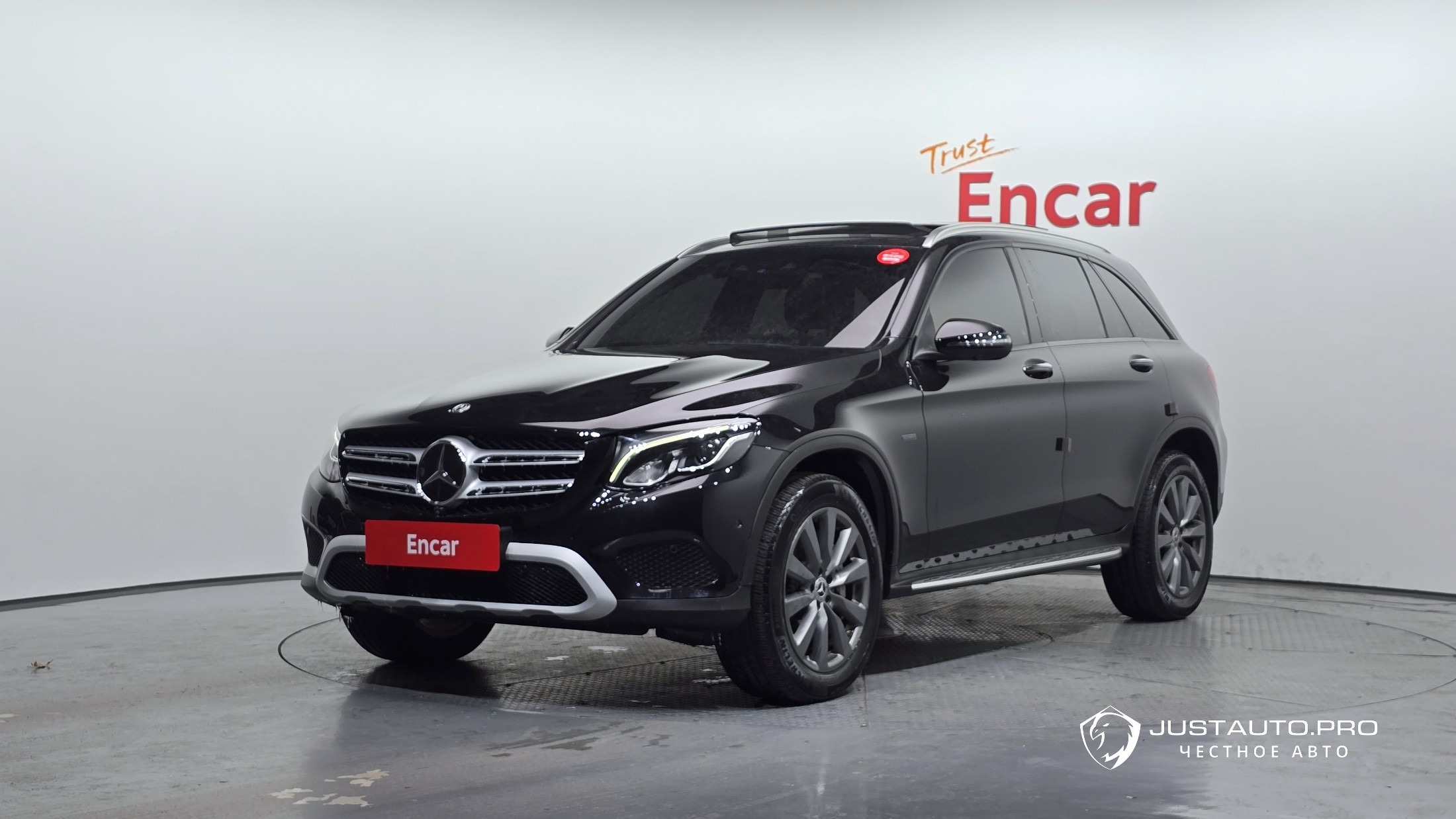 Автомобиль Mercedes-Benz GLC-Class
