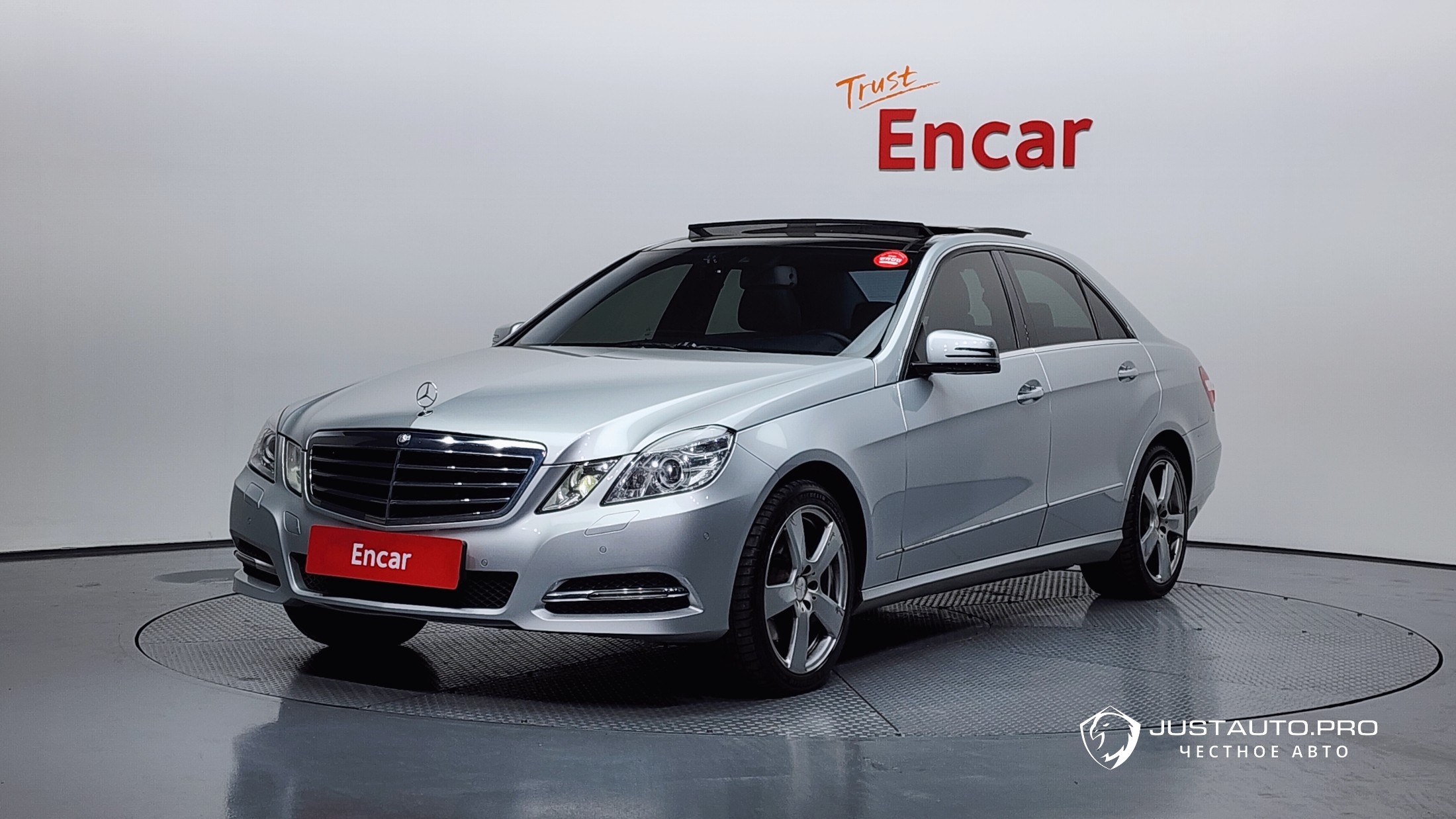 Автомобиль Mercedes-Benz E-Class