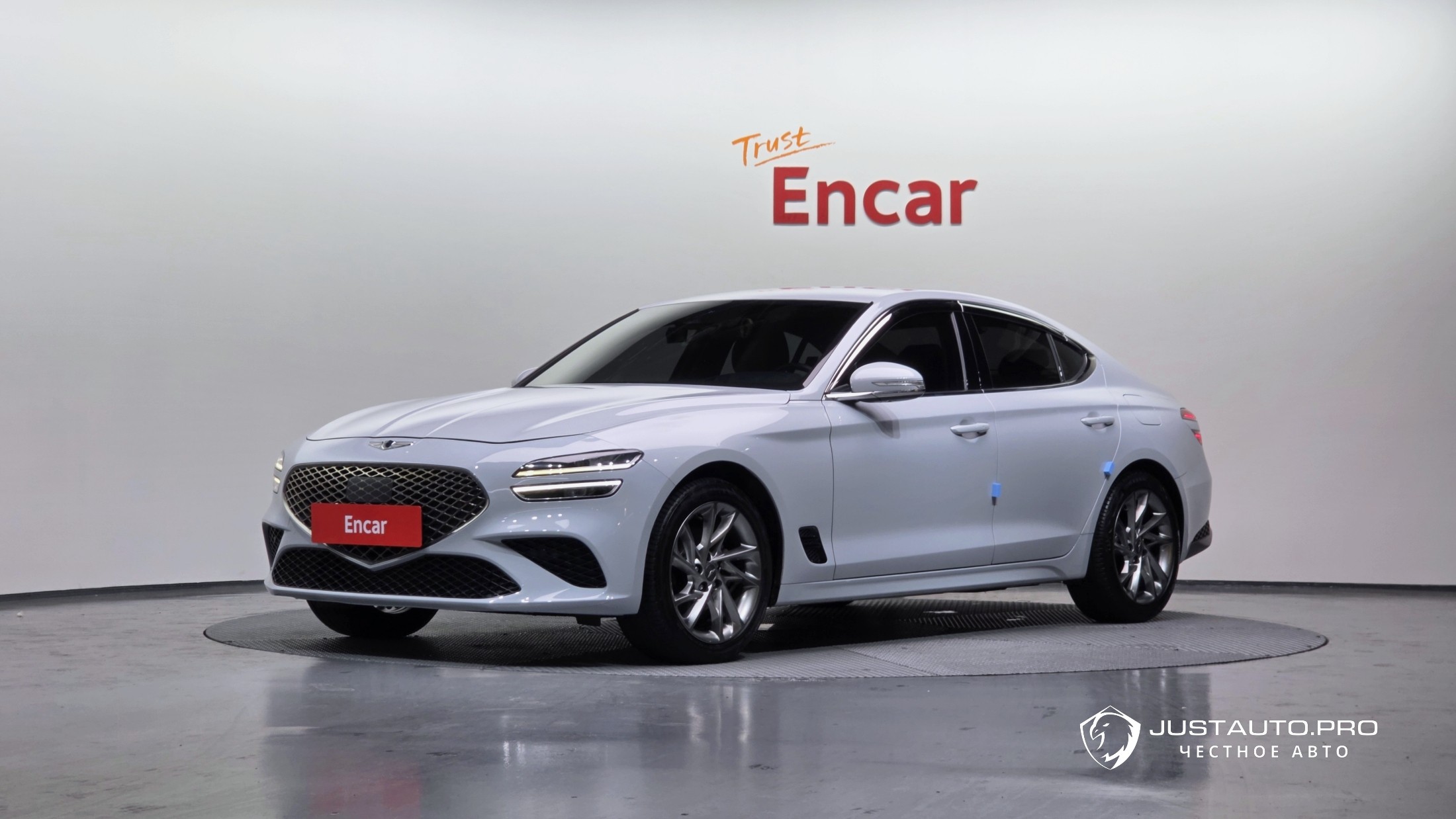 Автомобиль Genesis G70