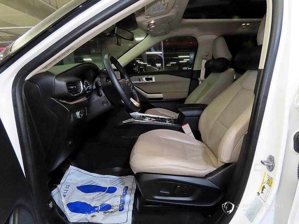 Автомобиль Ford Explorer