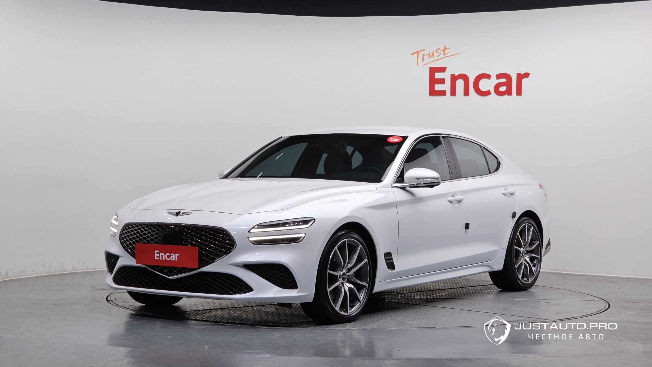 Автомобиль Genesis G70