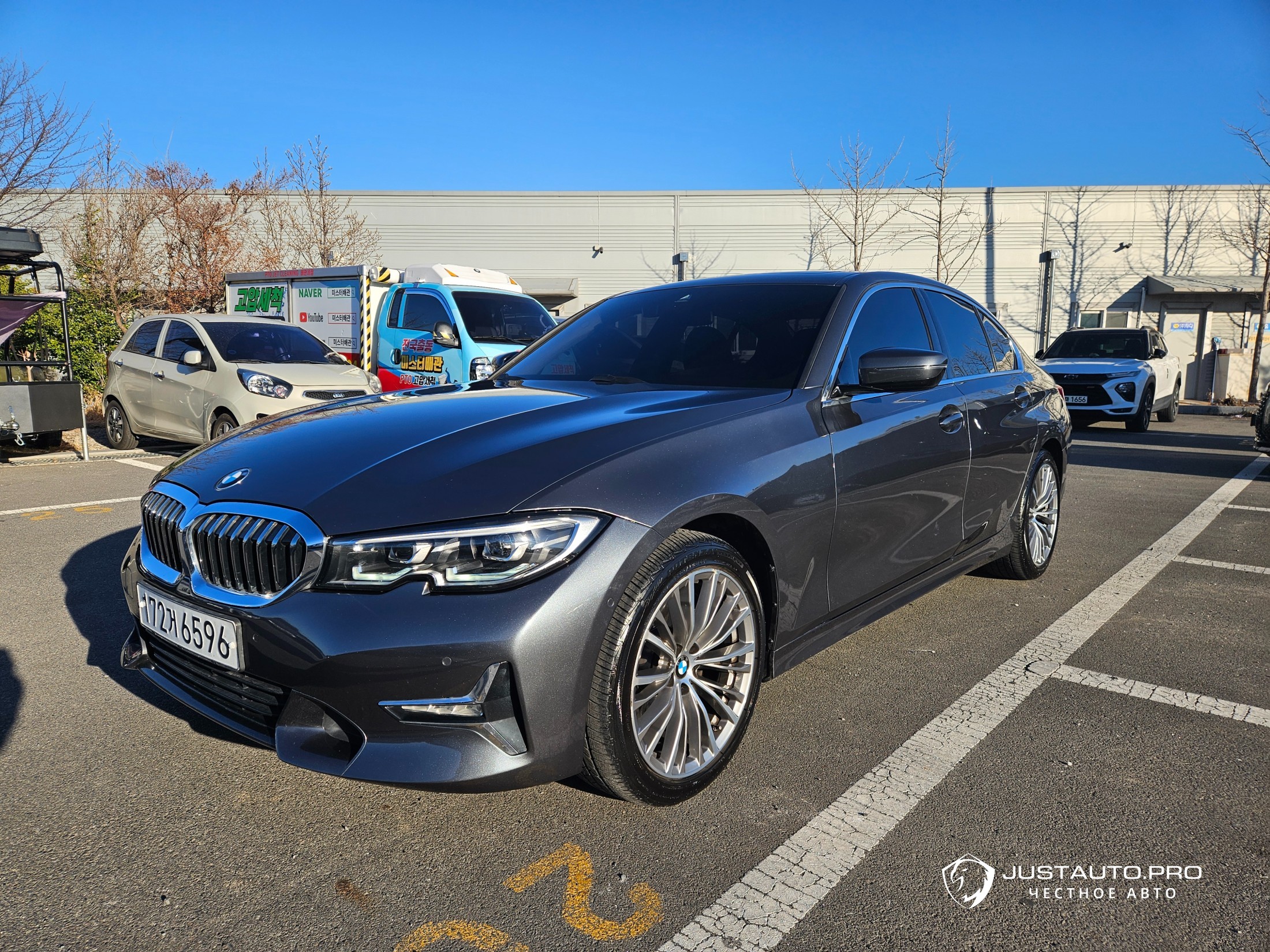 Автомобиль BMW 3-Series