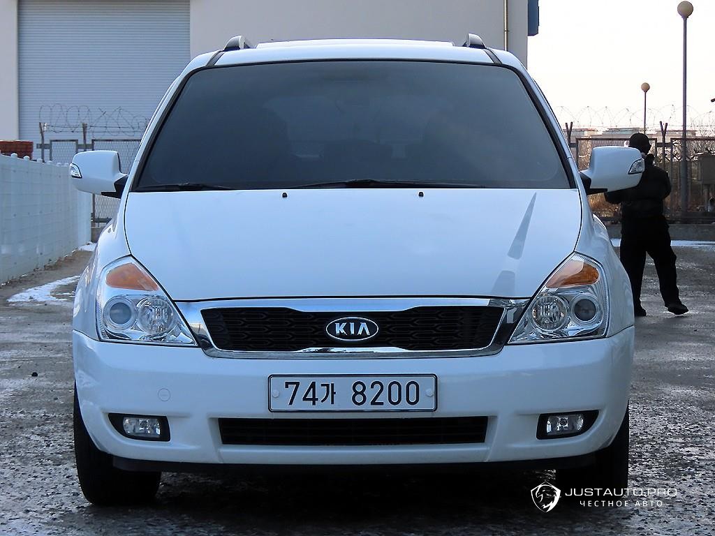 Автомобиль Kia Canival