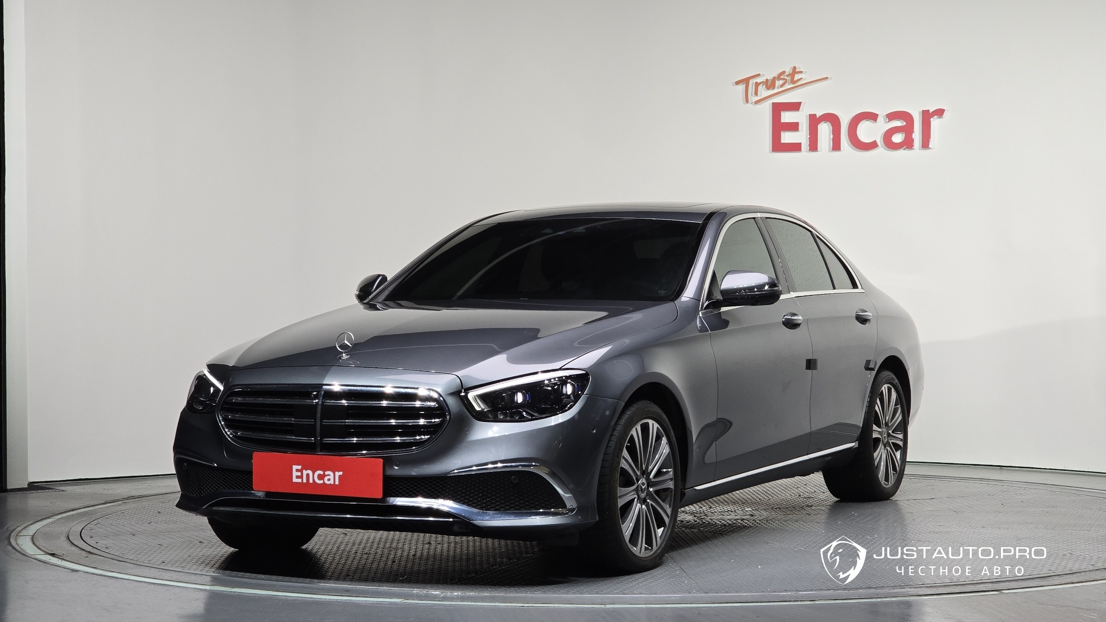 Автомобиль Mercedes-Benz E-Class