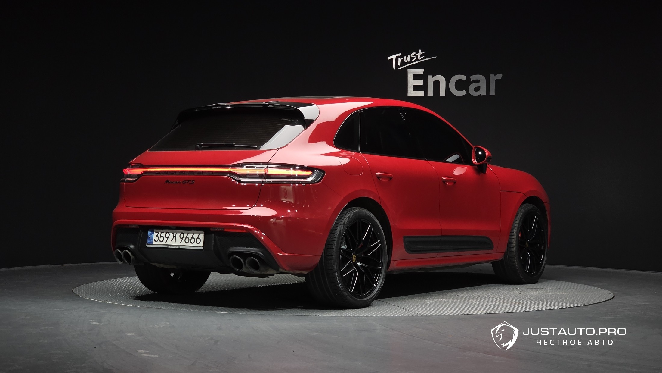 Автомобиль Porsche Macan