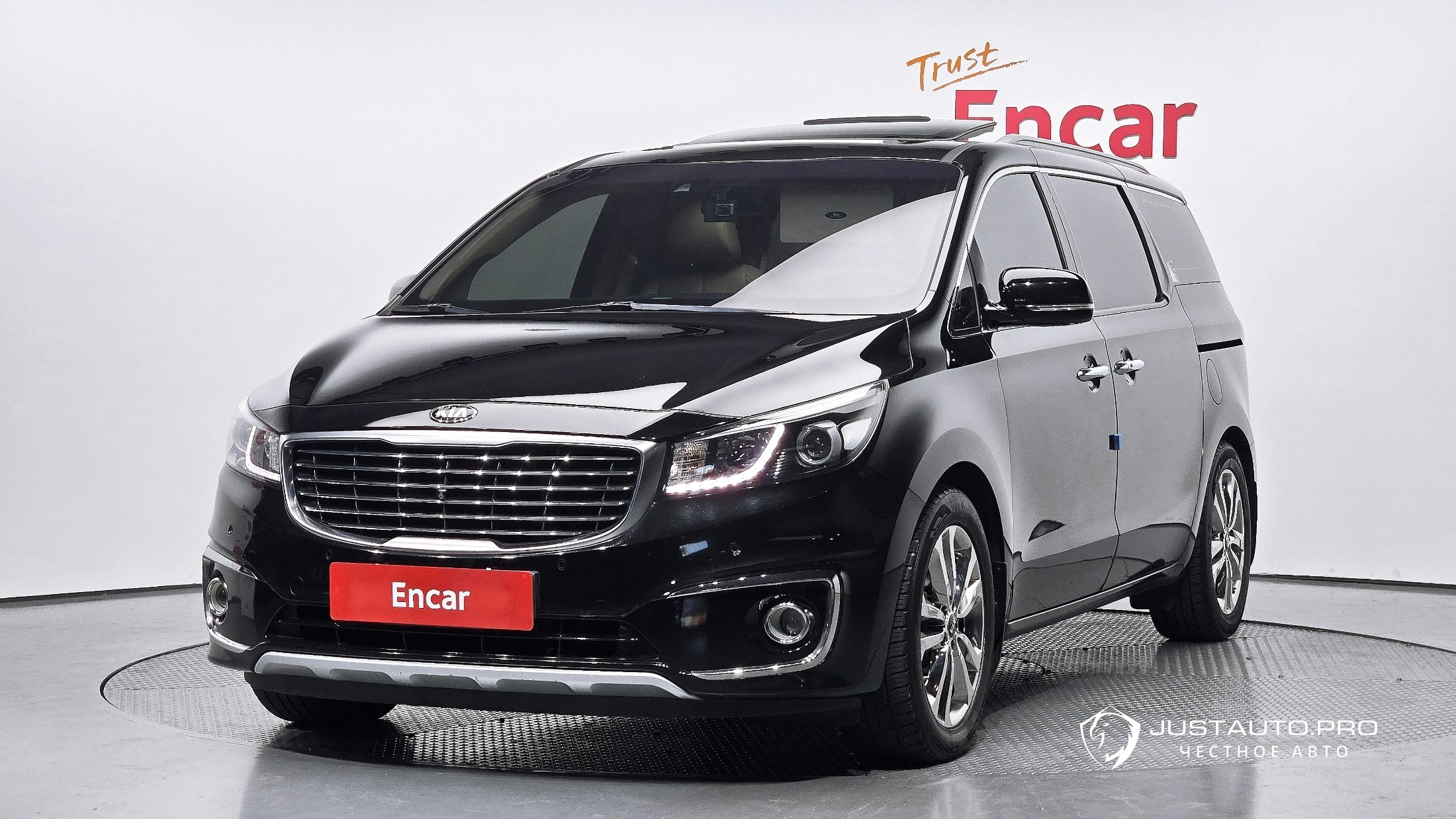 Автомобиль Kia Canival