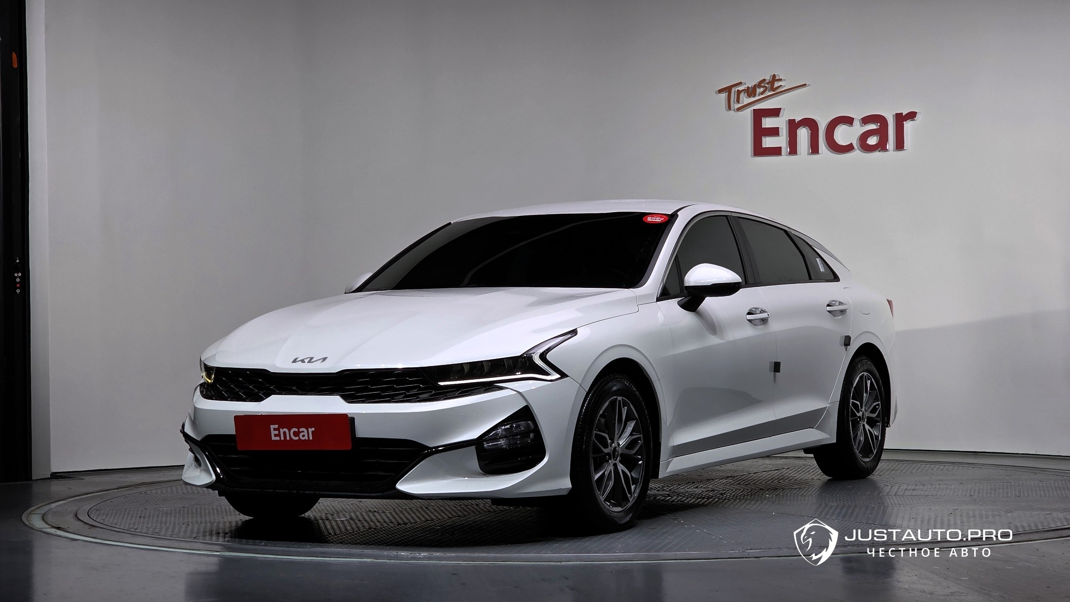 Автомобиль Kia K5