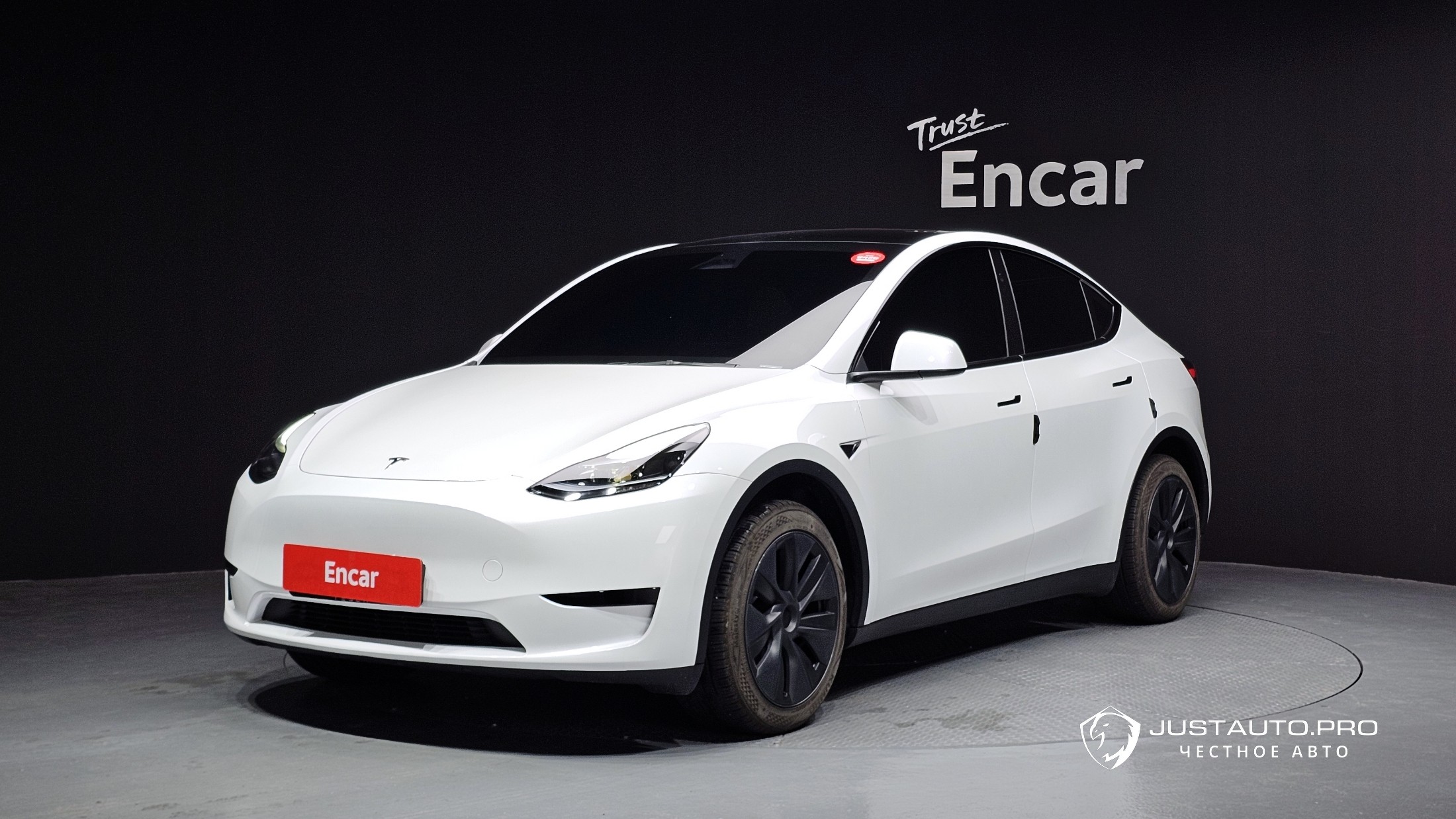 Автомобиль Tesla Model Y