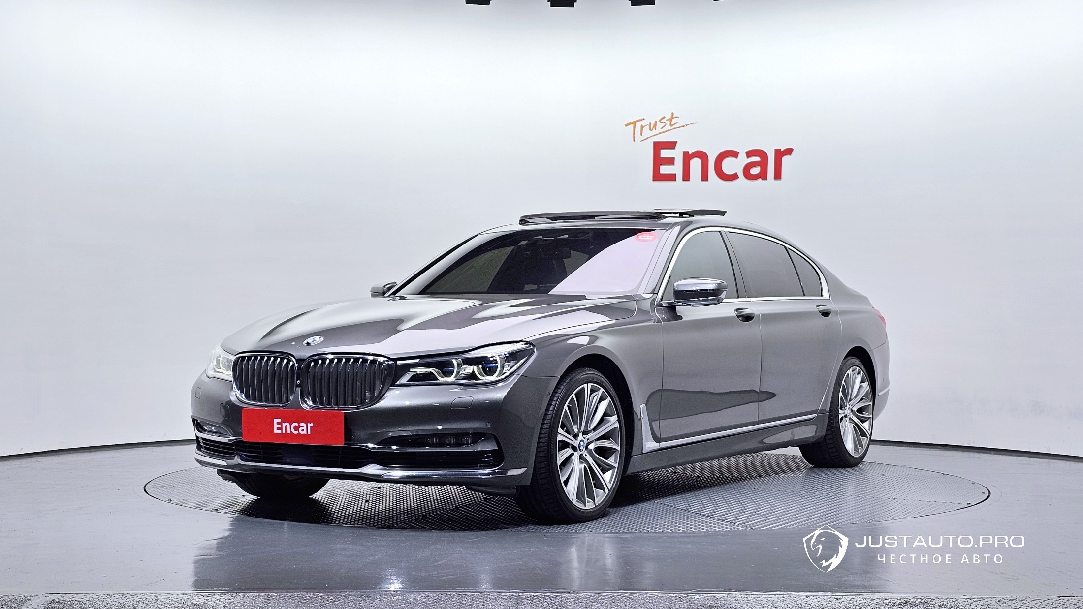 Автомобиль BMW 7-Series