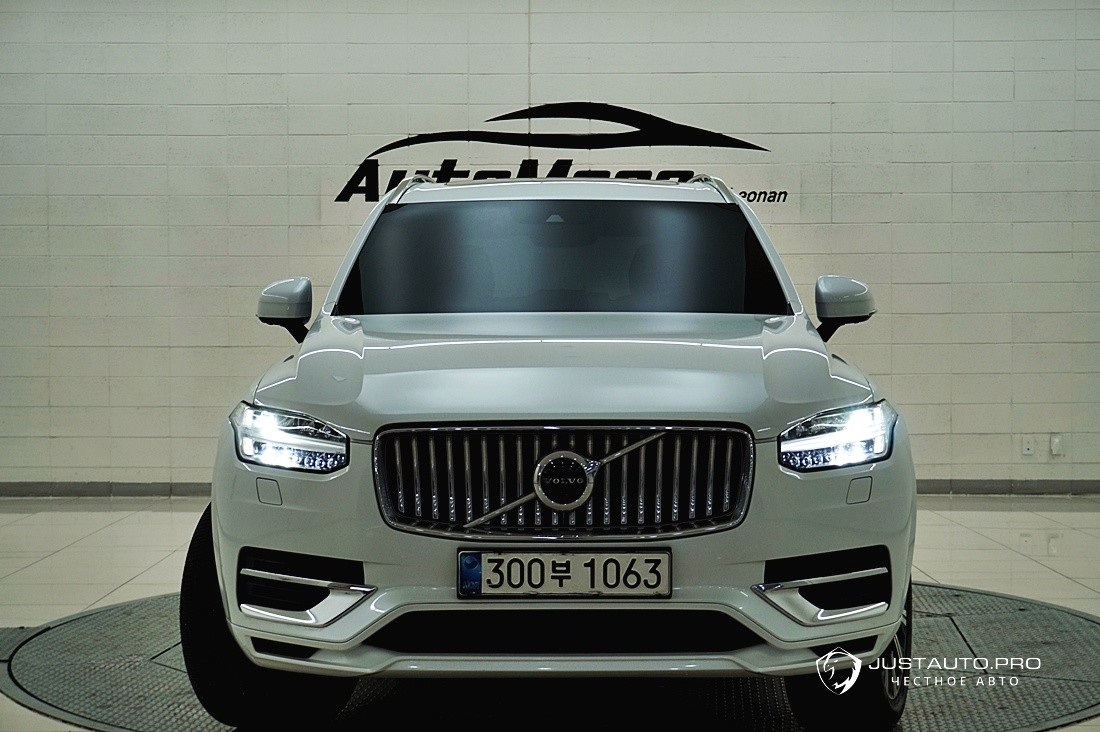 Автомобиль Volvo XC90