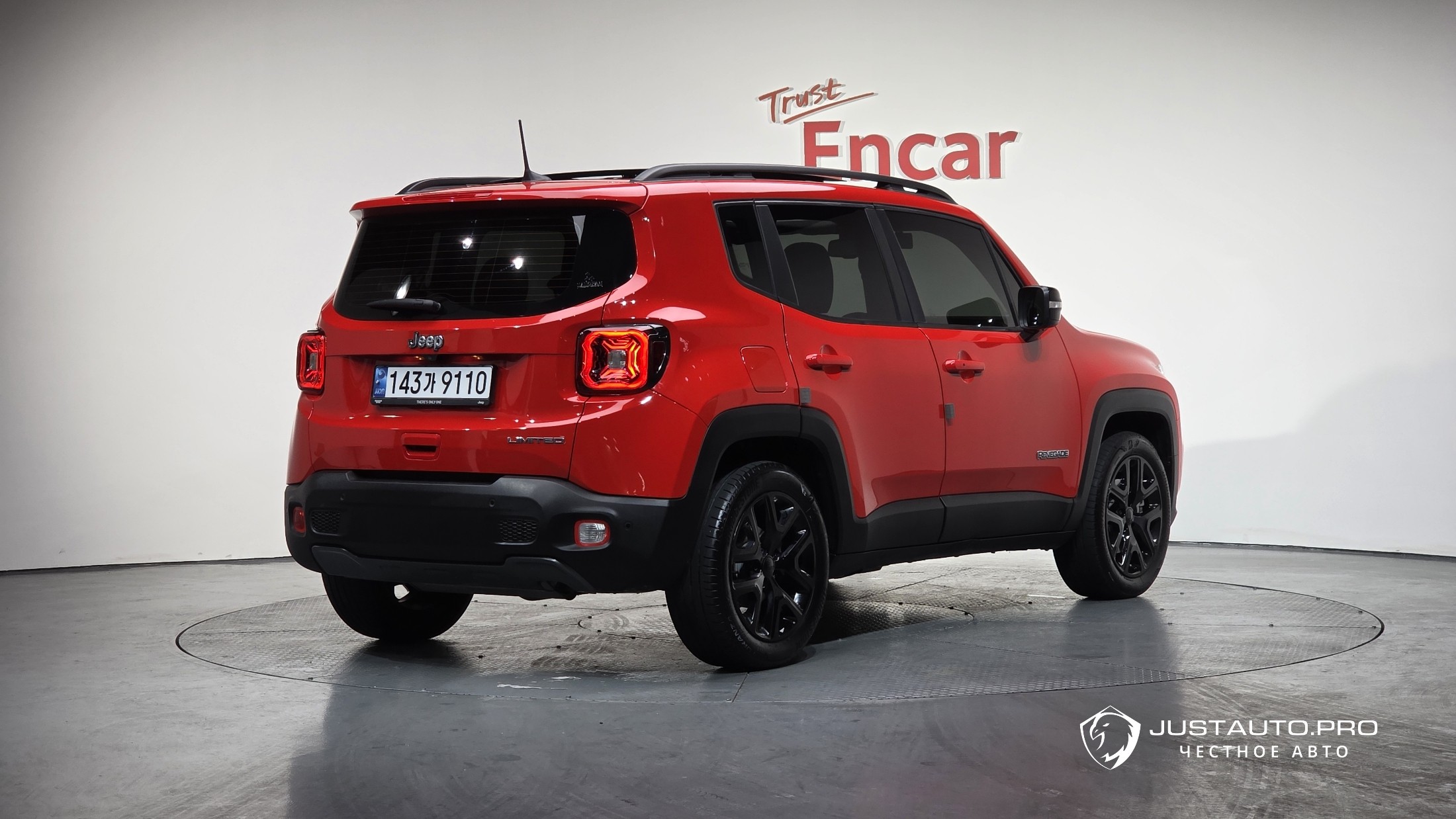 Автомобиль Jeep Renegade