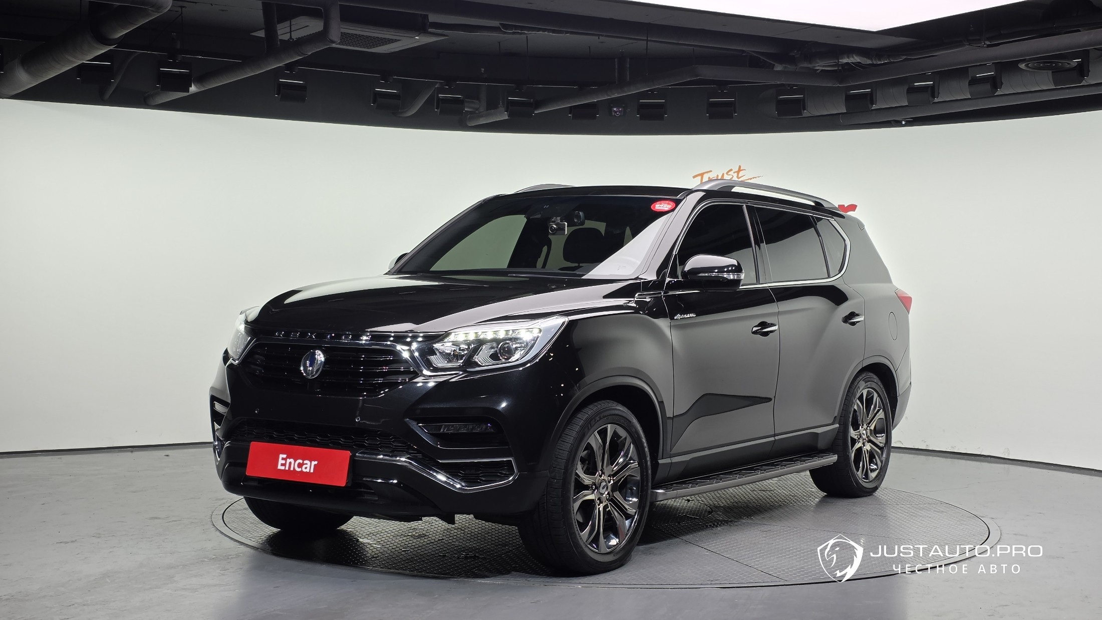 Автомобиль KG_Mobility_Ssangyong Rexton