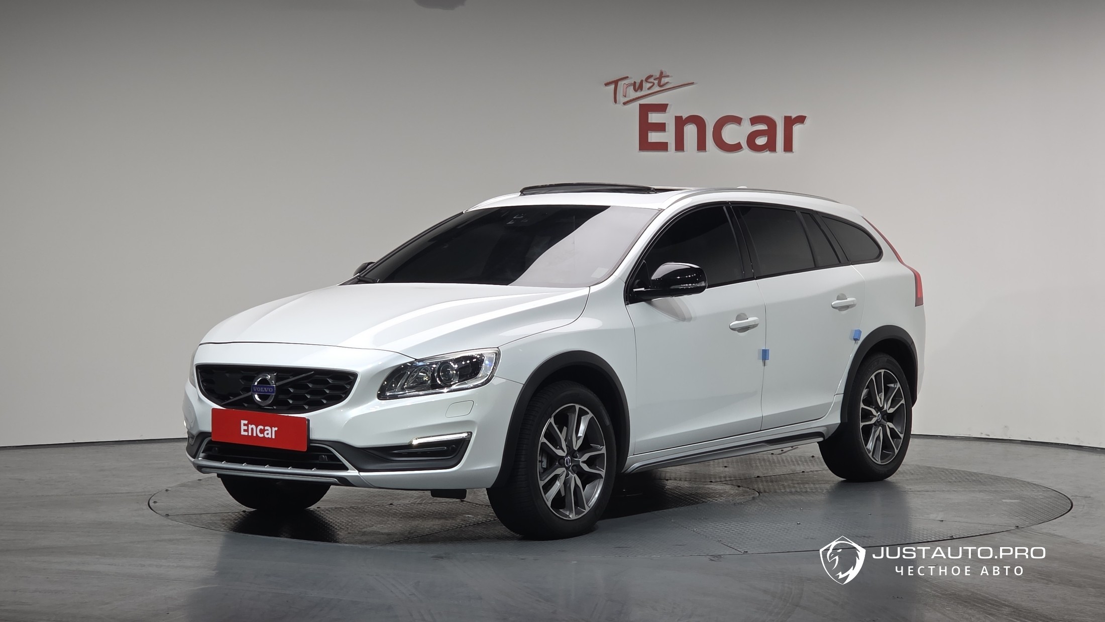 Автомобиль Volvo V60