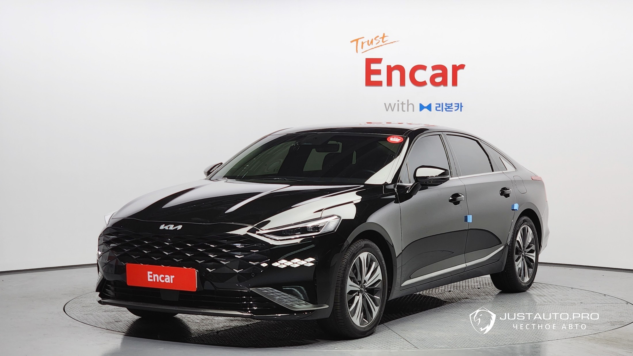 Автомобиль Kia K8