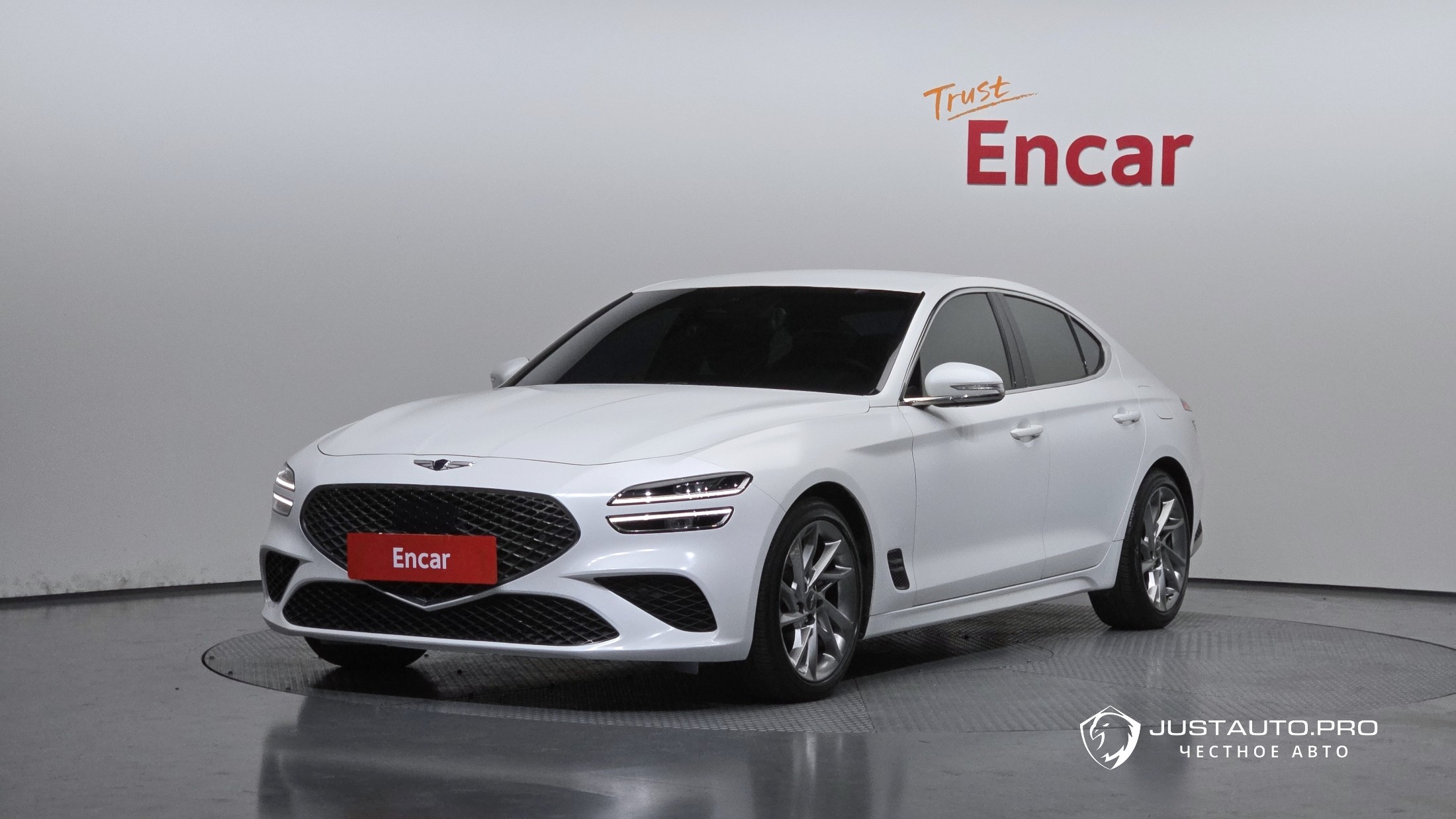 Автомобиль Genesis G70