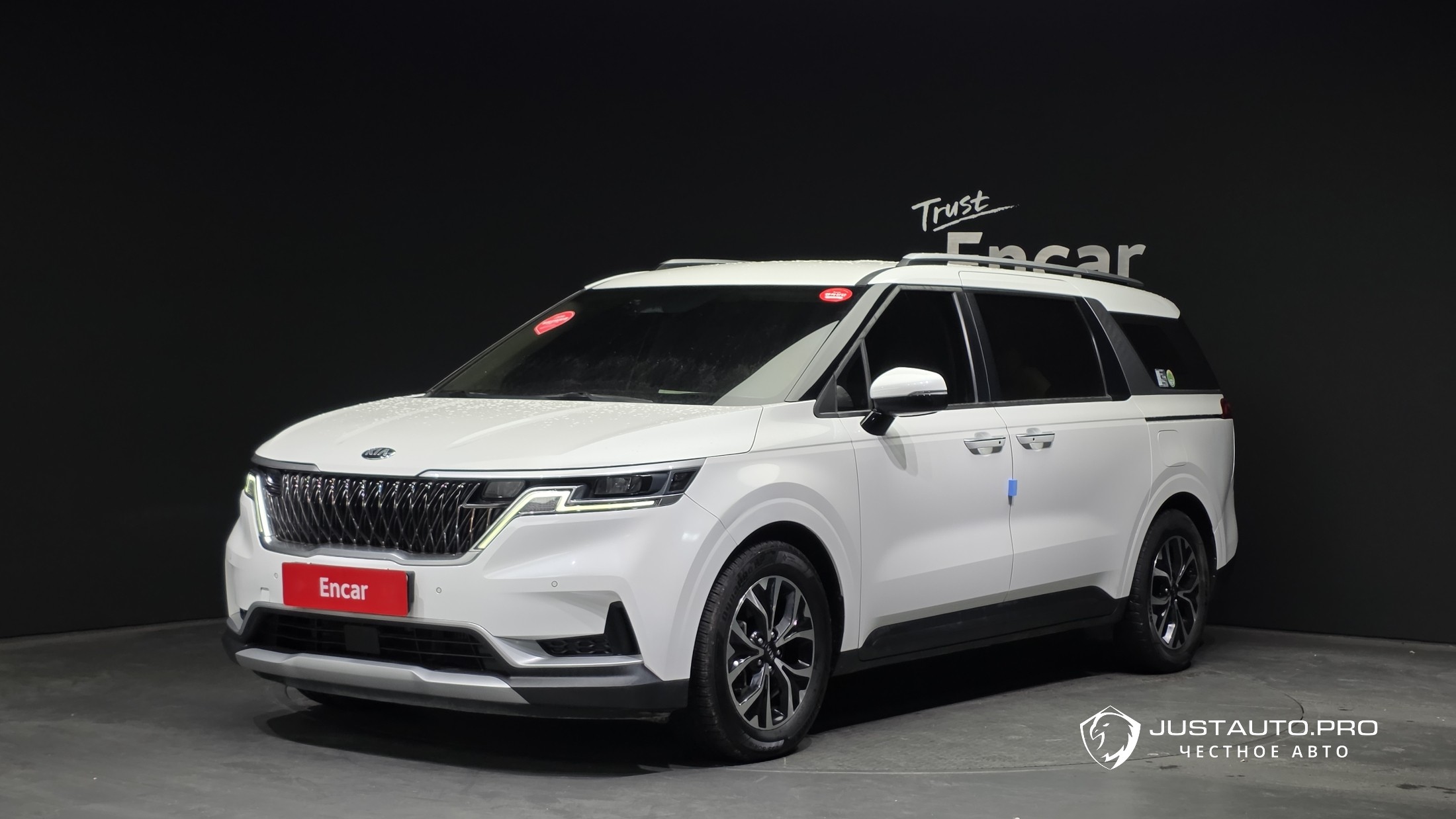 Автомобиль Kia Canival